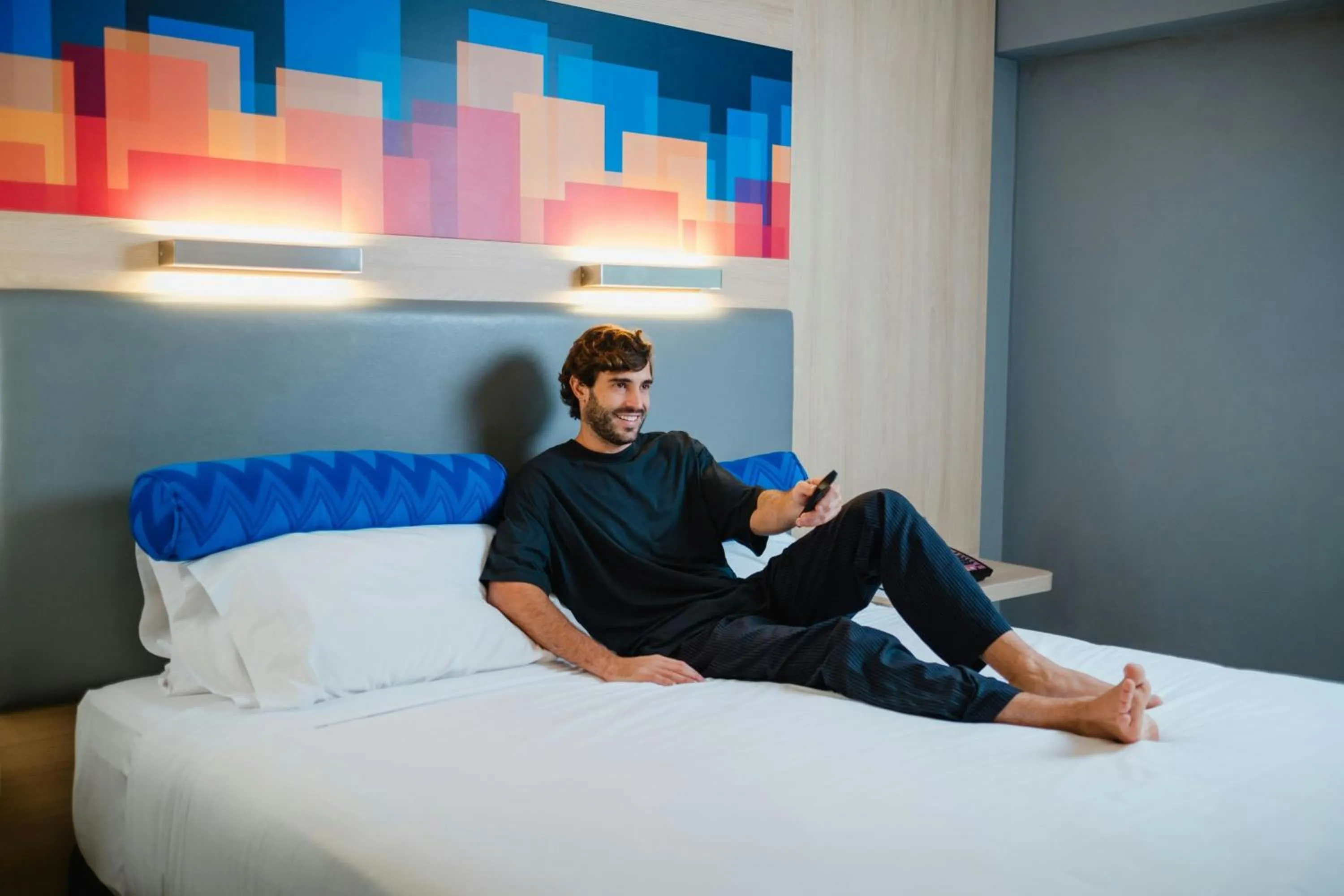 Photo of the whole room, Bed in Aloft Lima Miraflores