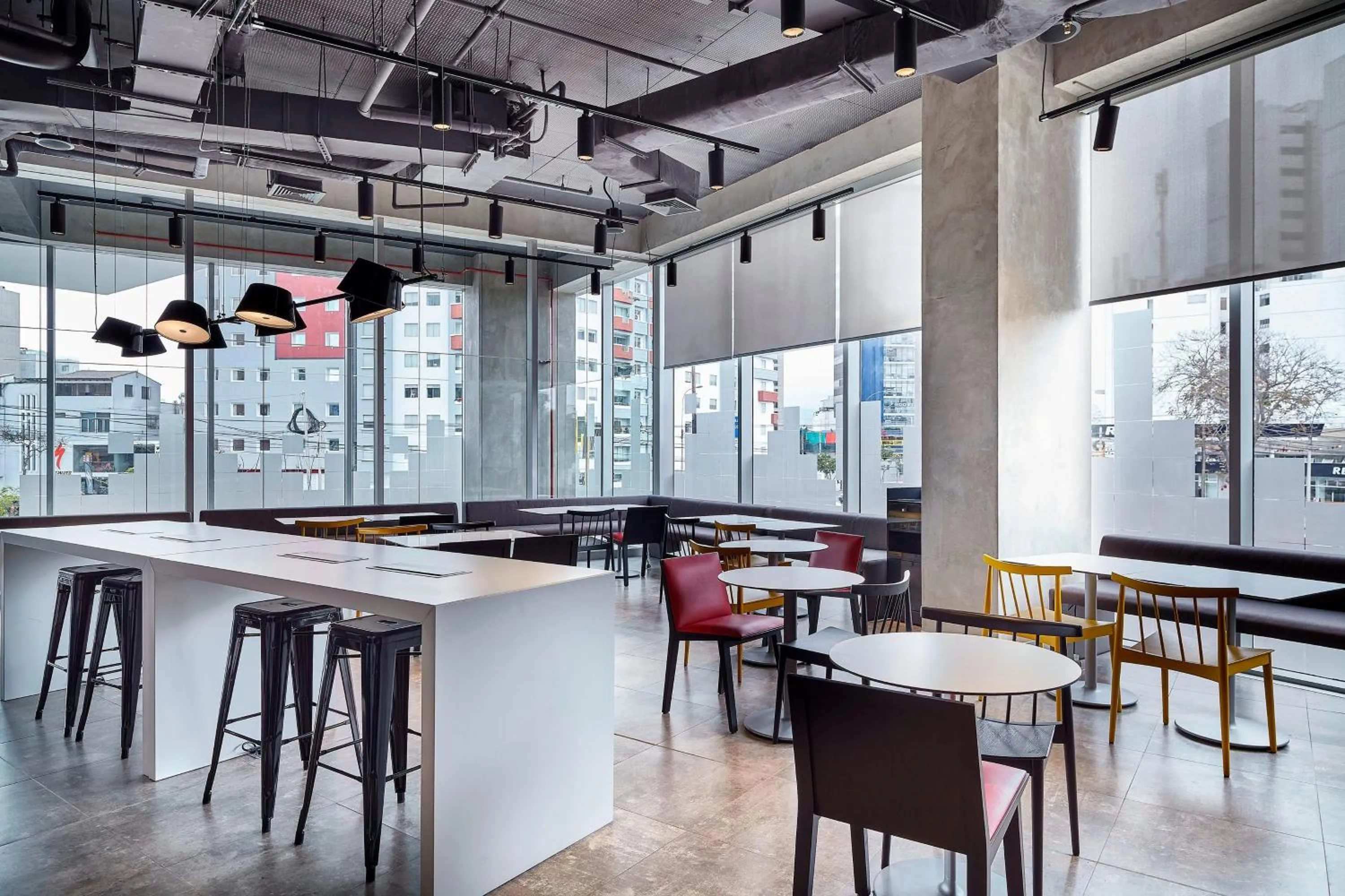Restaurant/places to eat in Aloft Lima Miraflores