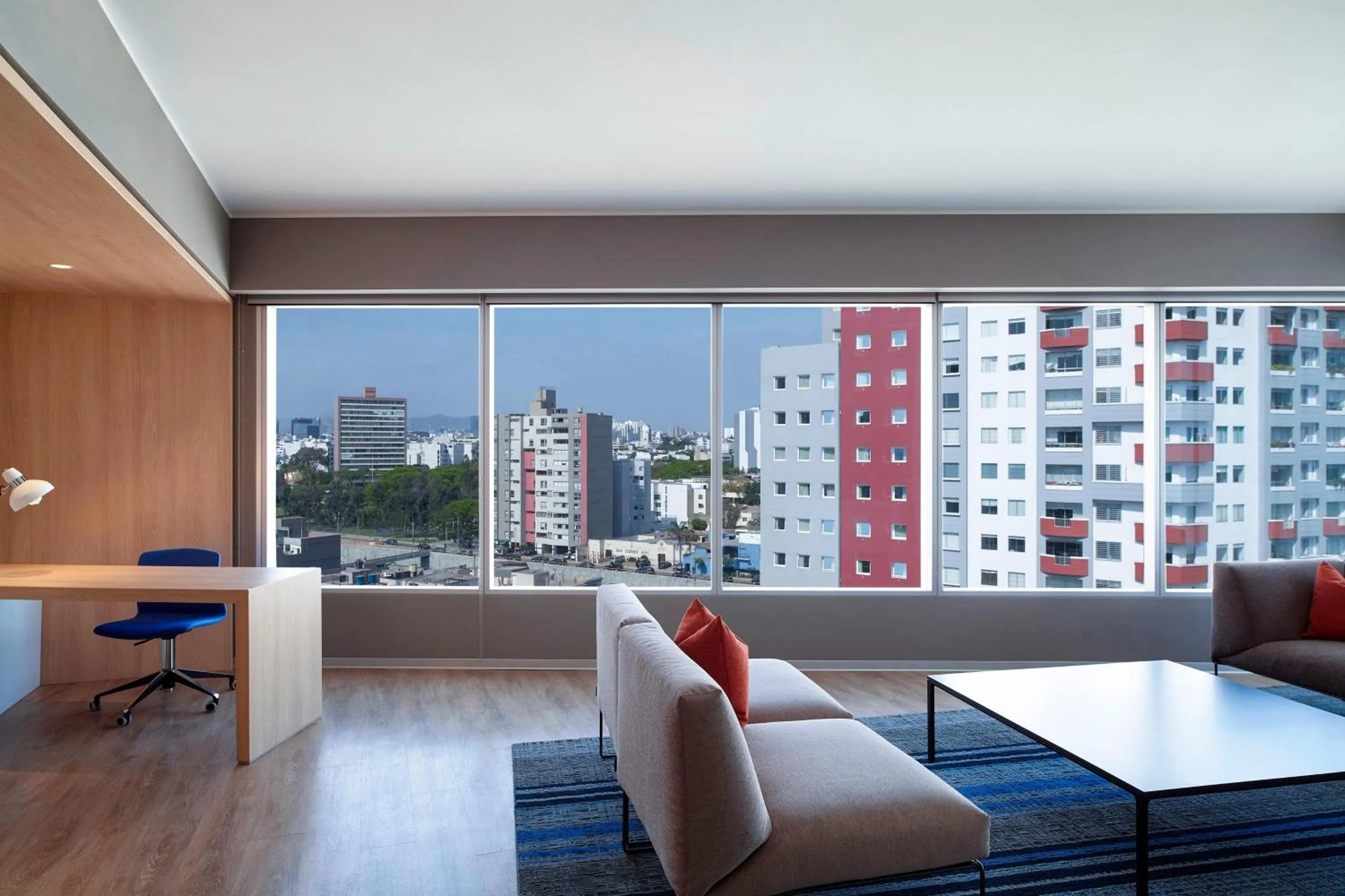 Photo of the whole room in Aloft Lima Miraflores