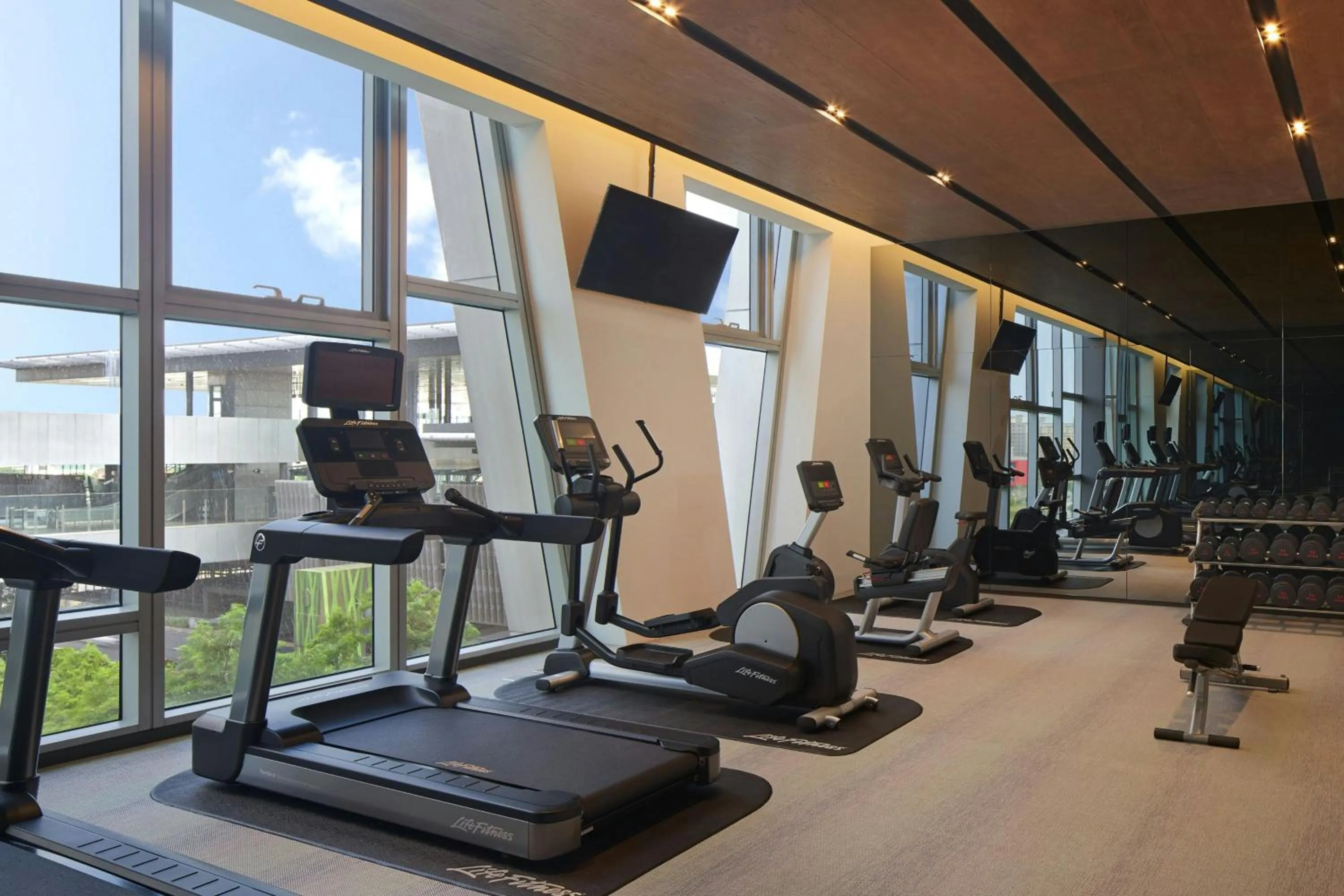 Fitness centre/facilities in Four Points by Sheraton Linkou
