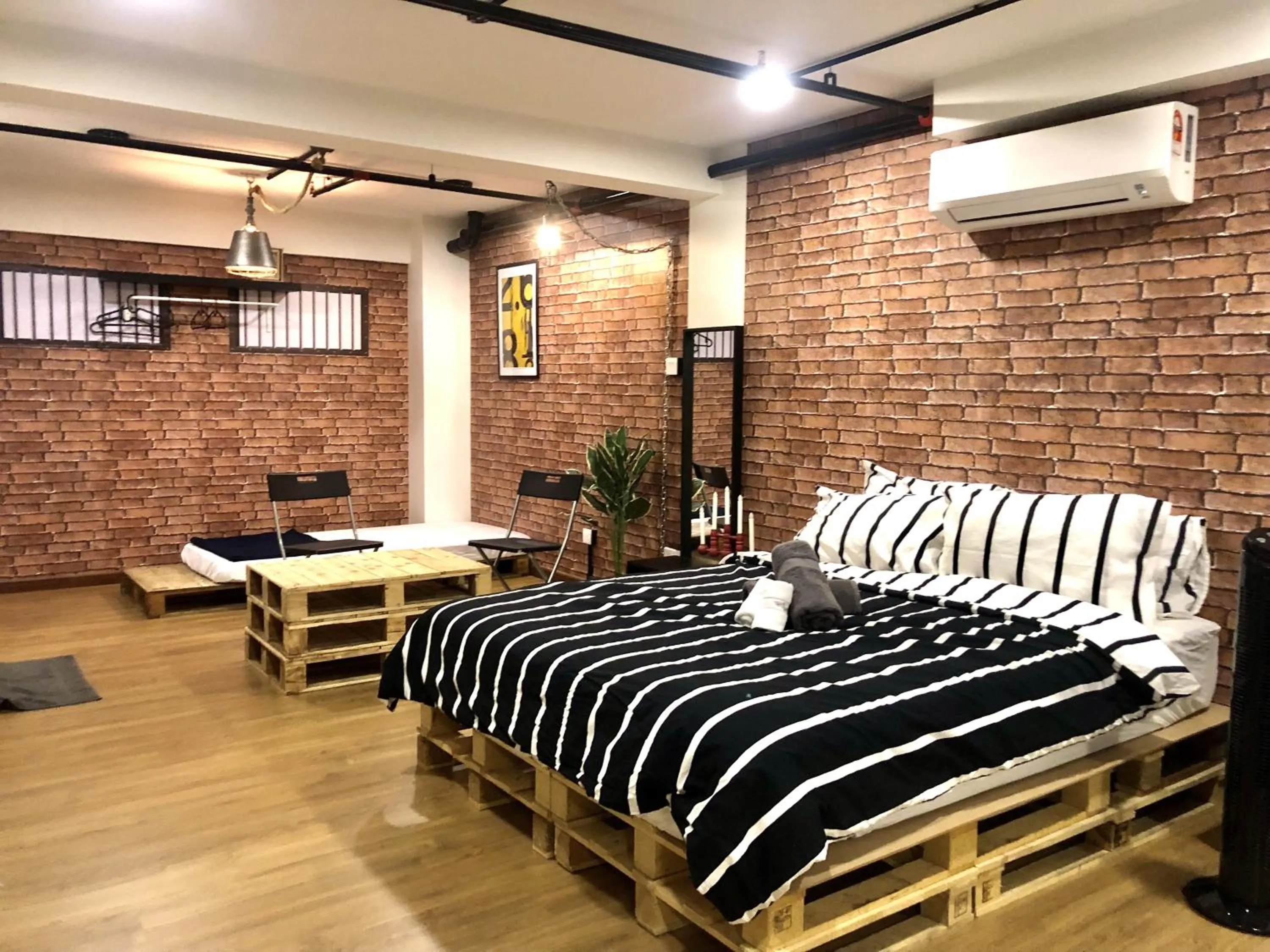 Bed in Escapade Prison Suites Petaling Jaya