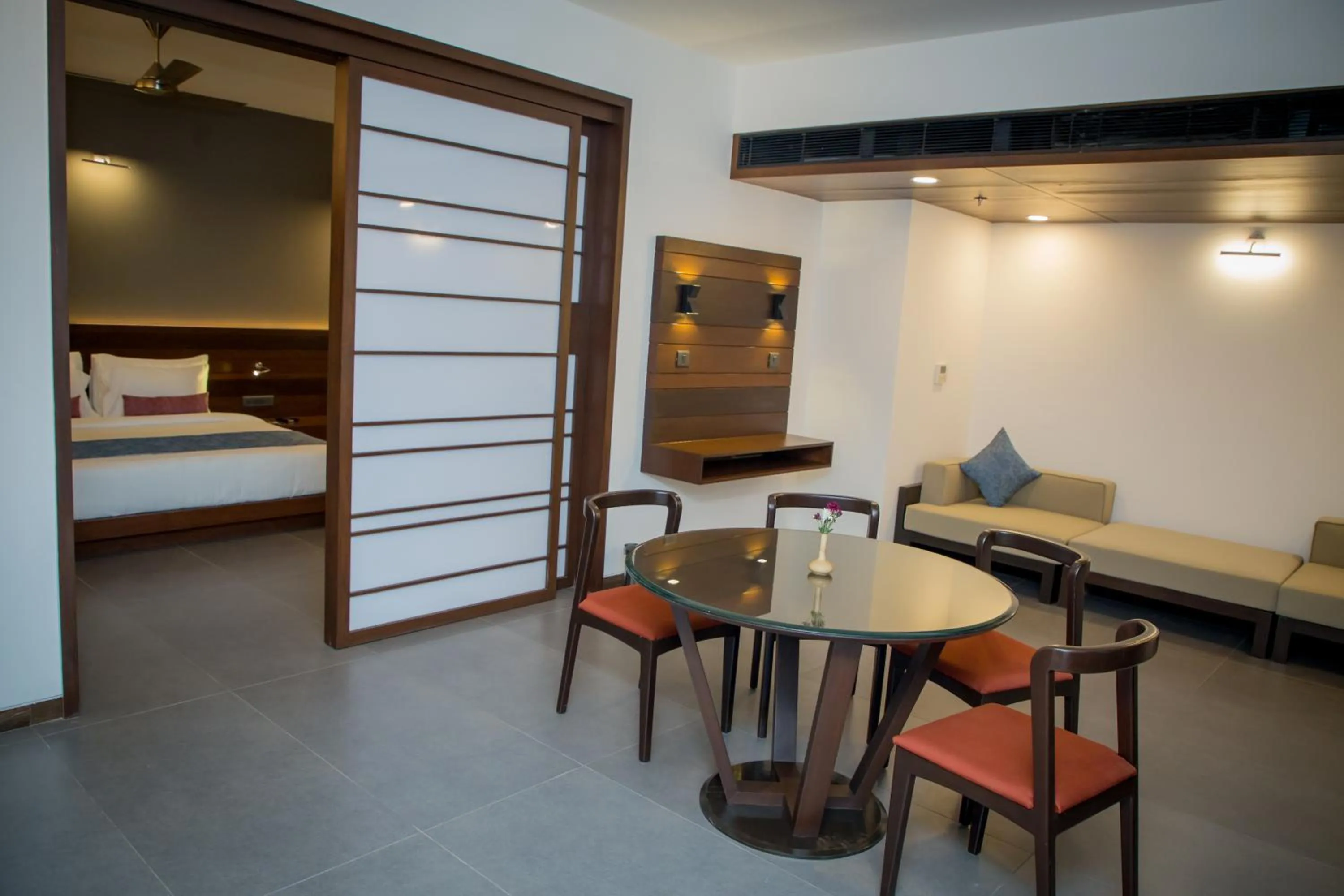 Photo of the whole room, Bed in SinQ Prive