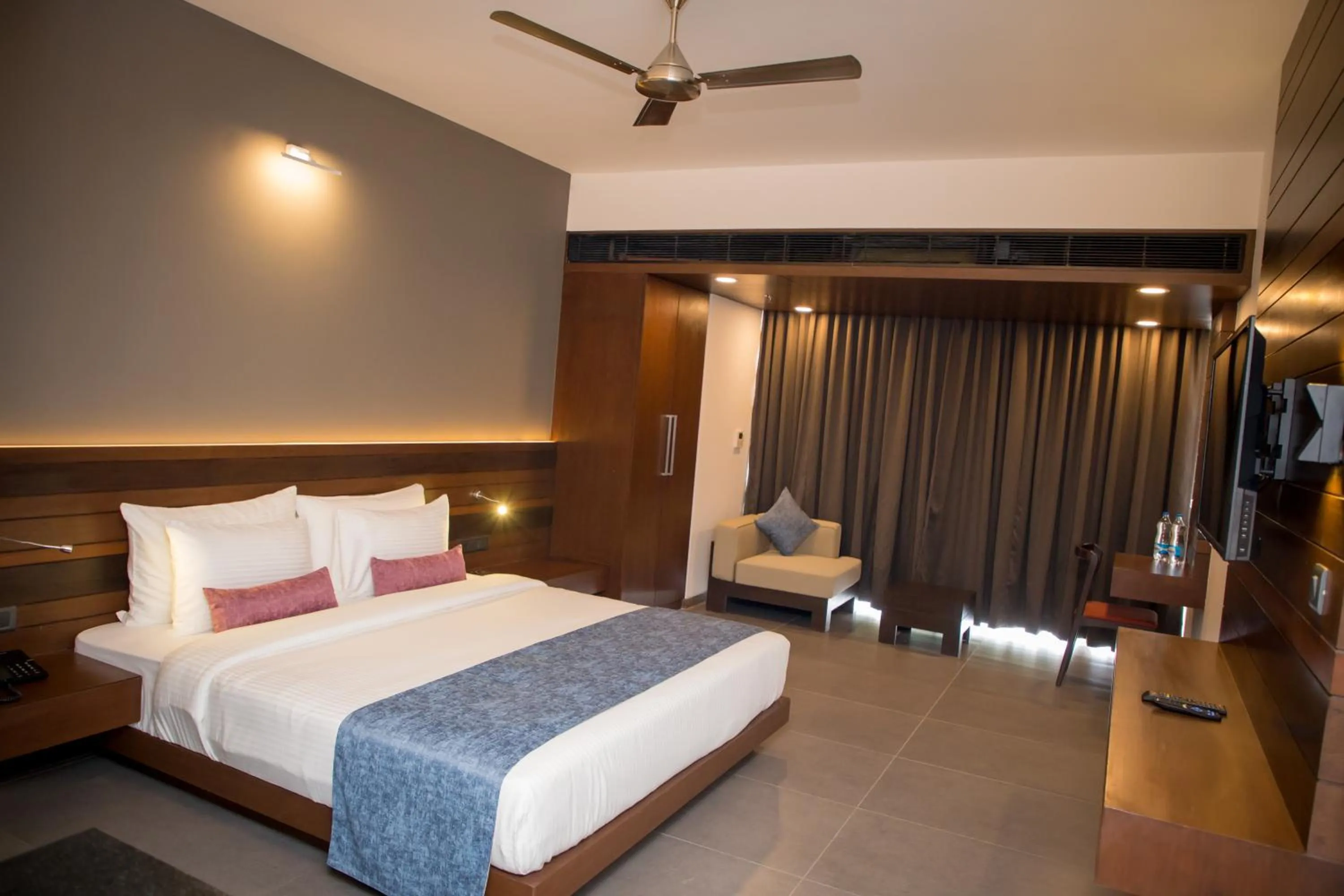 Other, Bed in SinQ Prive