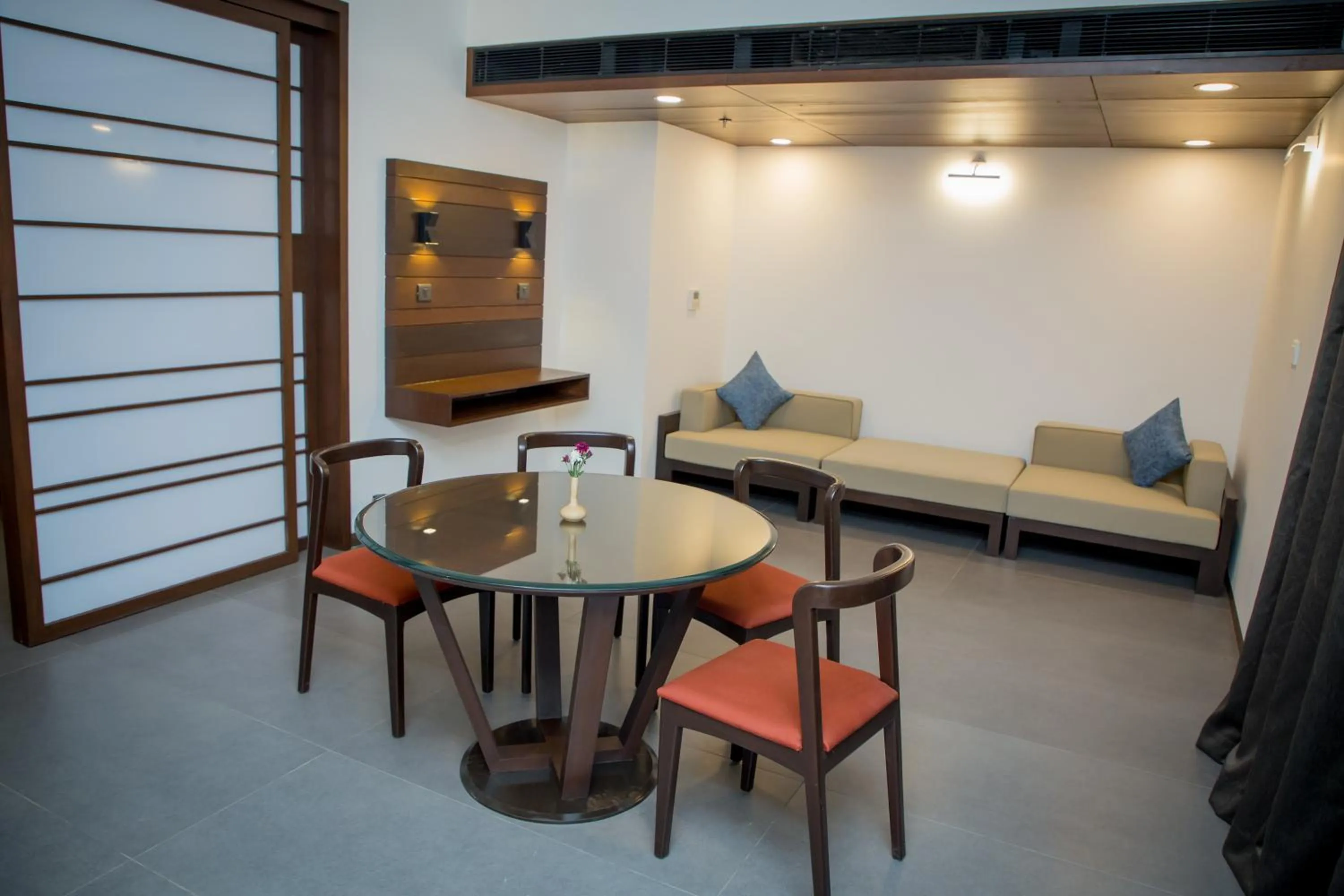 Living room, Bed in SinQ Prive