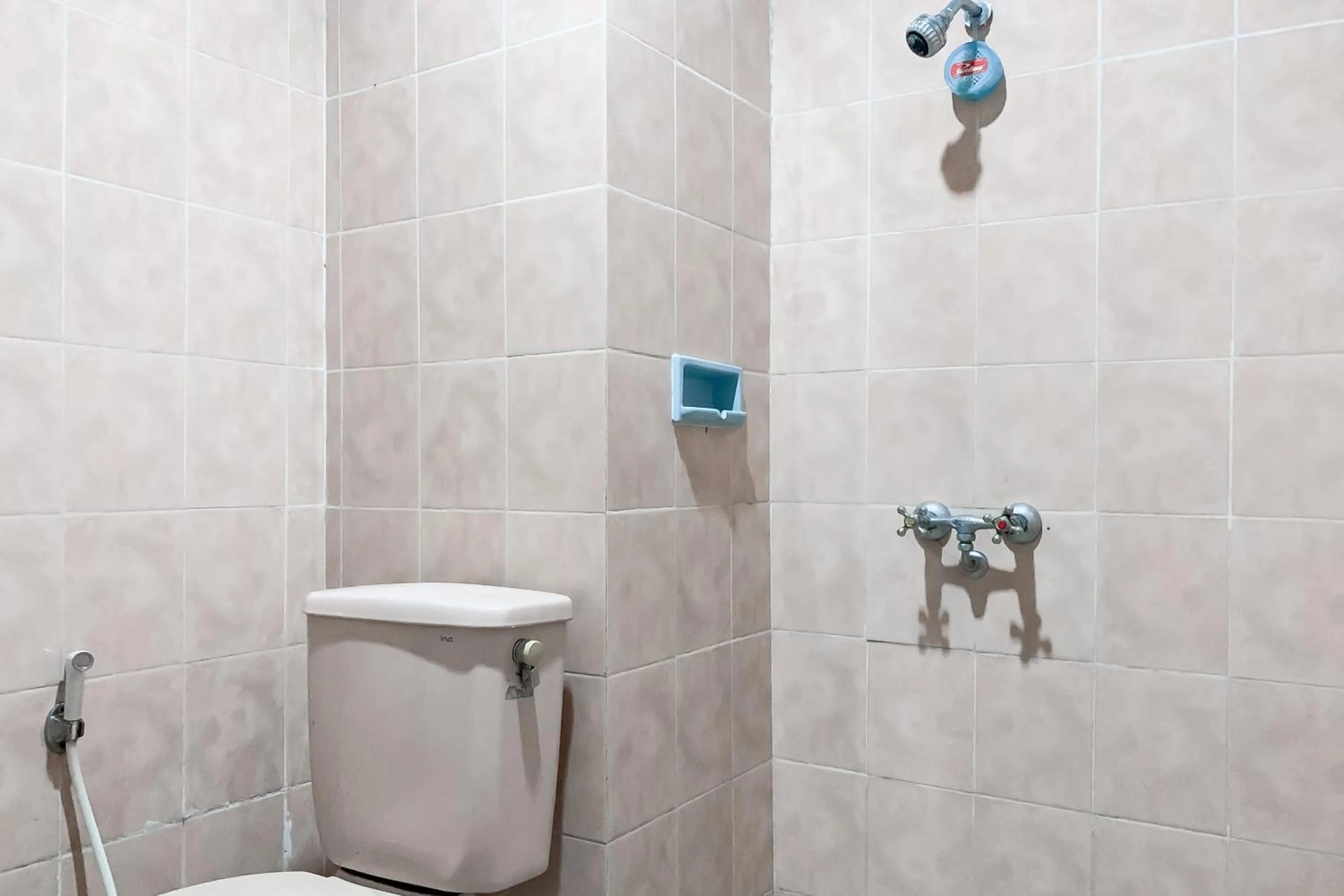 Bathroom in RedDoorz near RSUD R Syamsudin Sukabumi