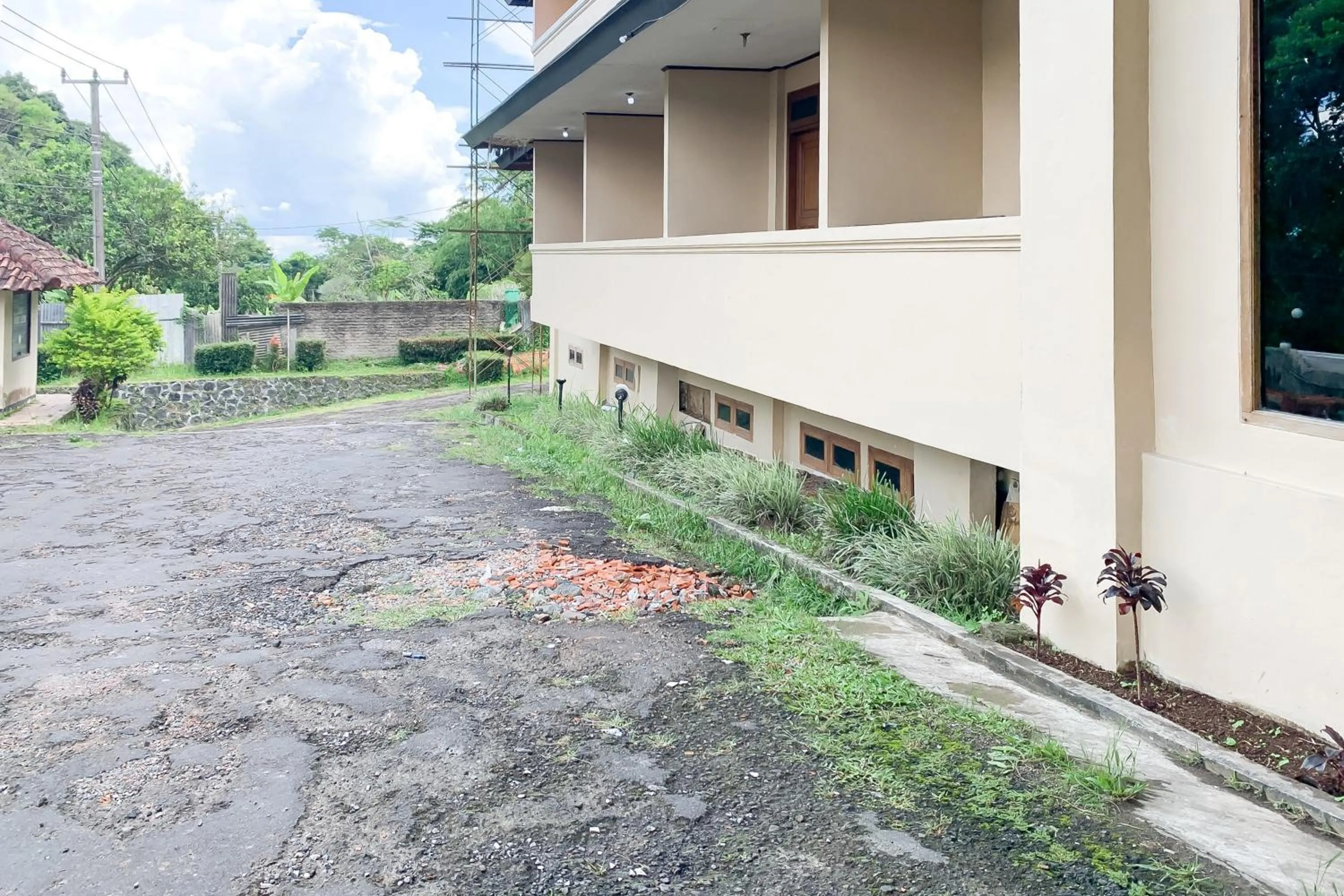 Property building in RedDoorz near RSUD R Syamsudin Sukabumi