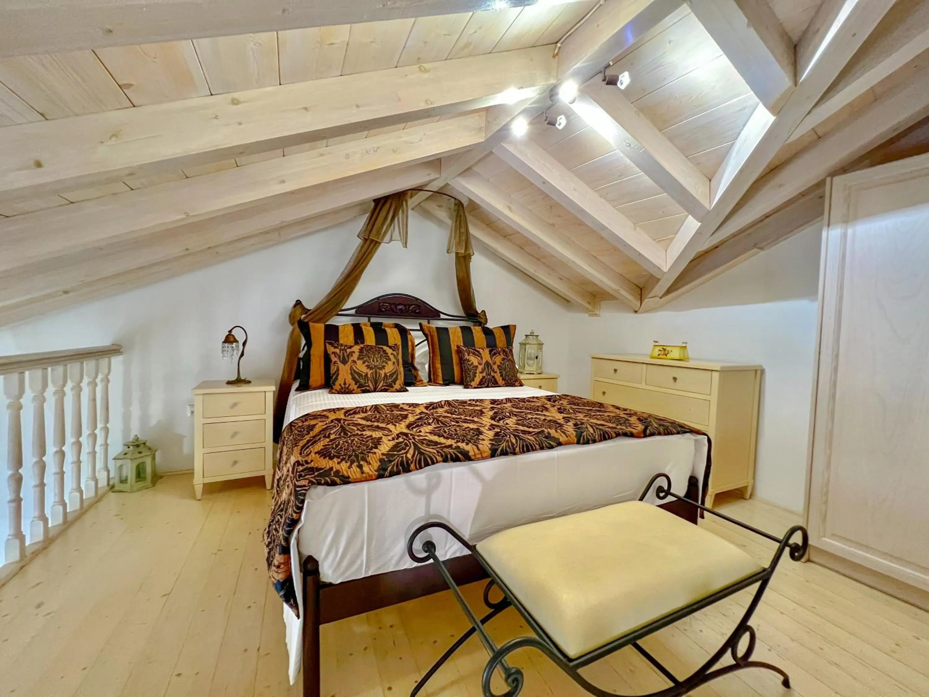 Bedroom, Bed in PortaDelMare deluxe suites