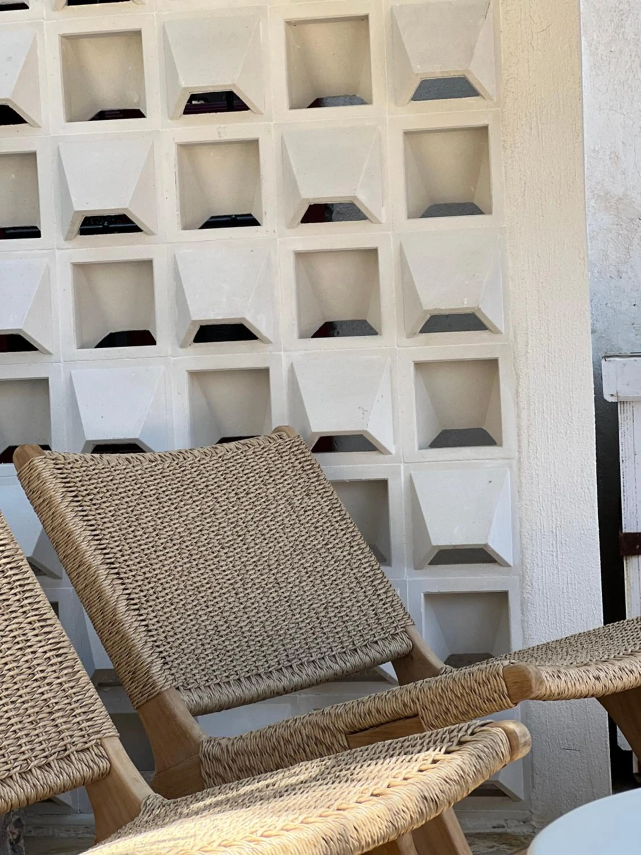 Seating area in PortaDelMare deluxe suites