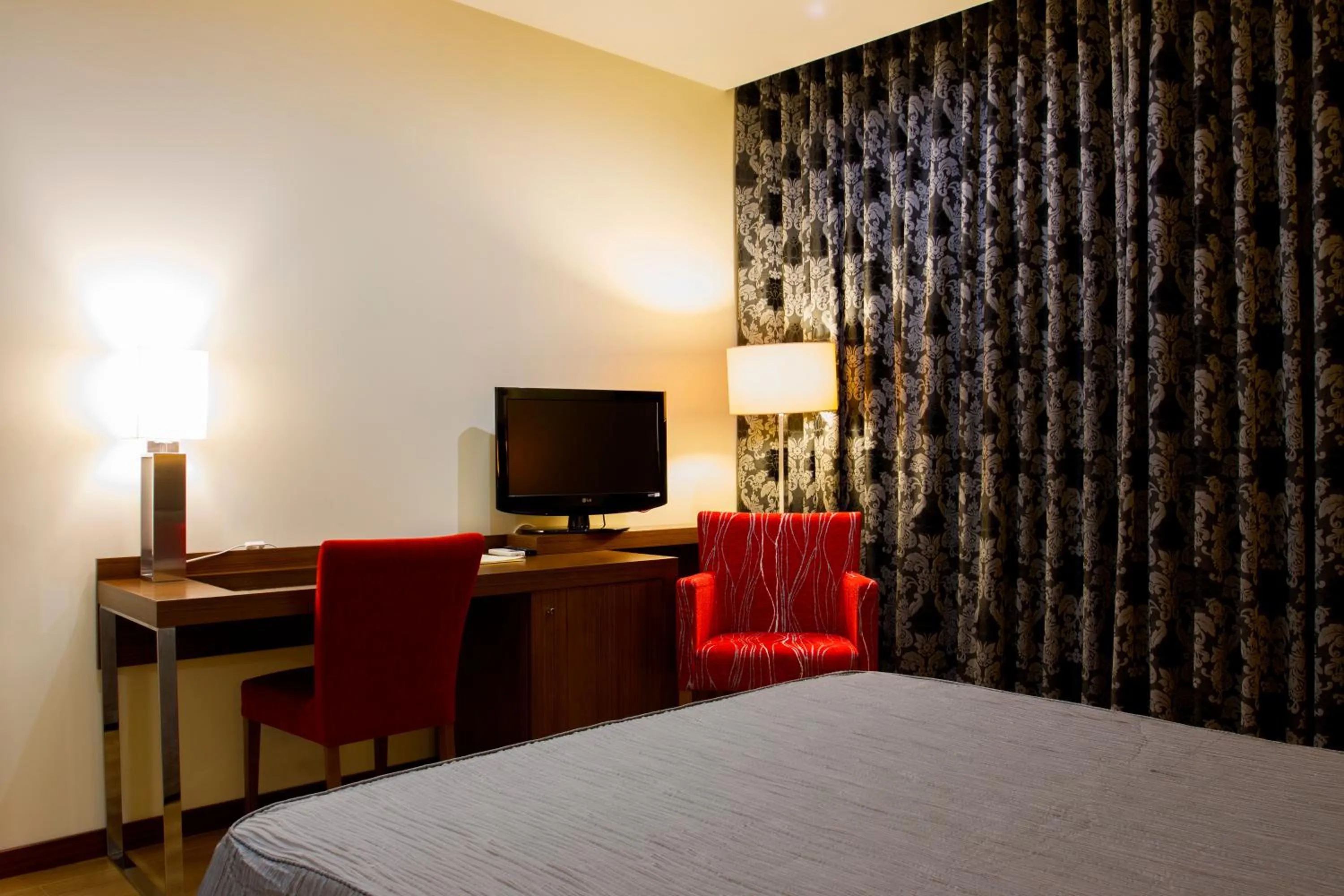 Bedroom, Bed in Hotel Aguiar da Pena