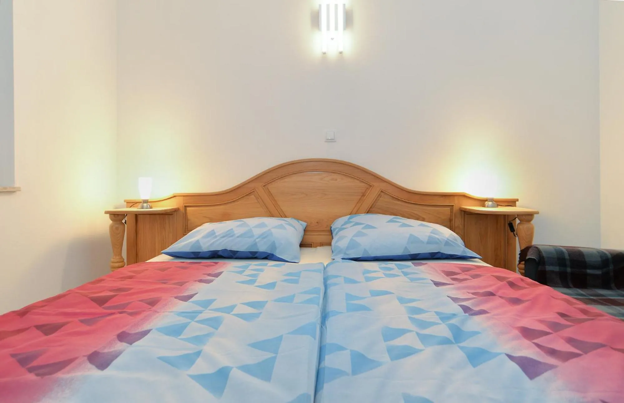 Bed in Apartments Zivan 1739