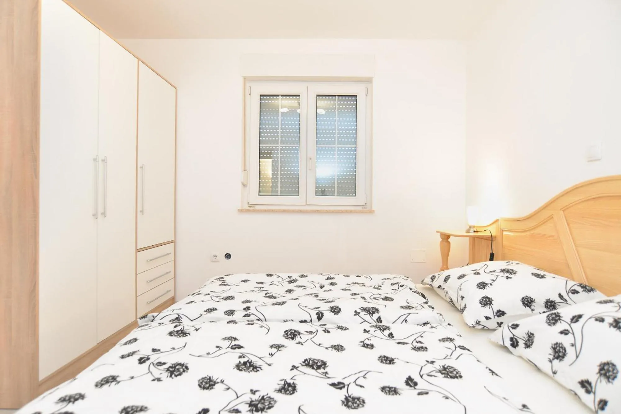 Bed in Apartments Zivan 1739