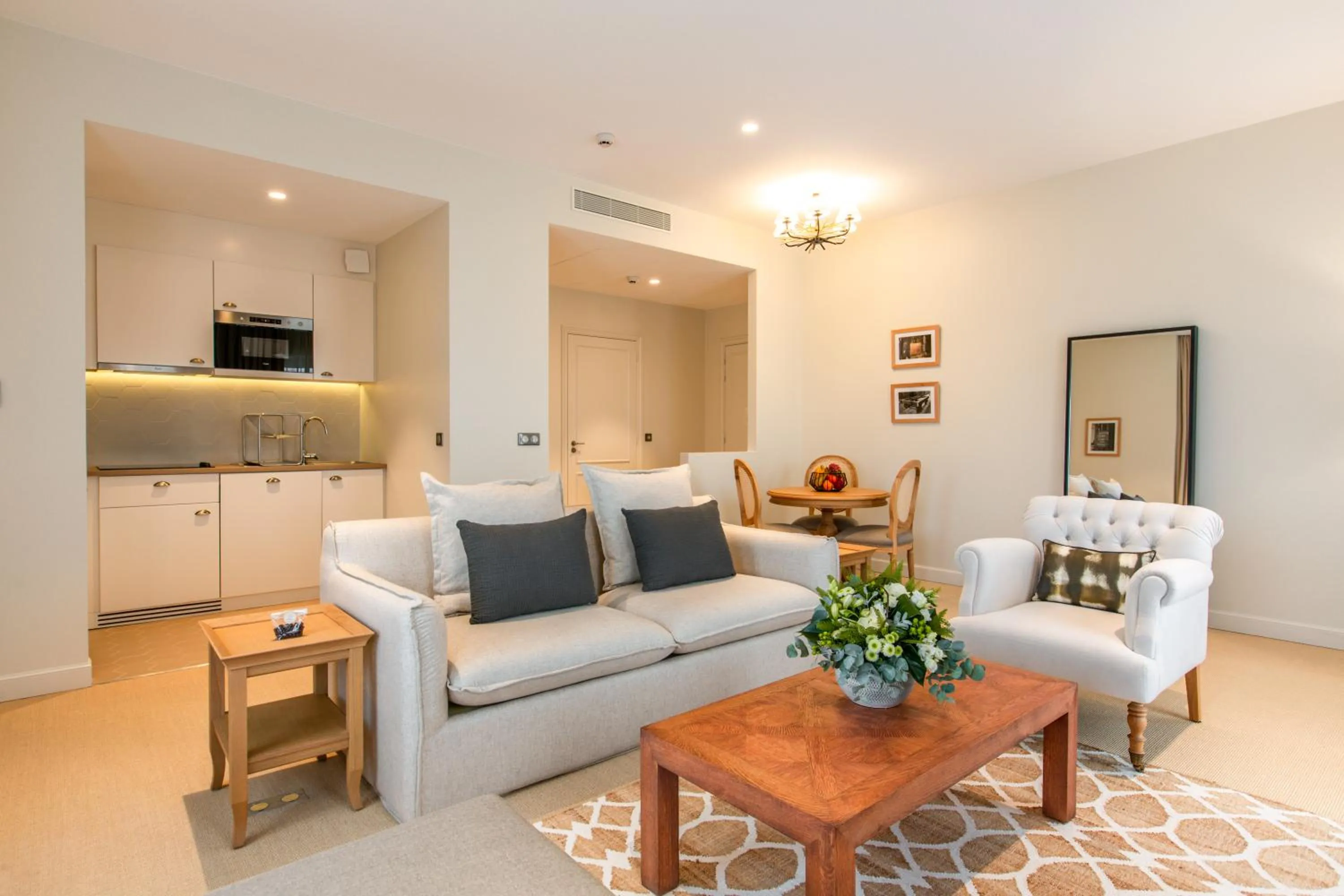 Living room in Hôtel Chais Monnet & Spa