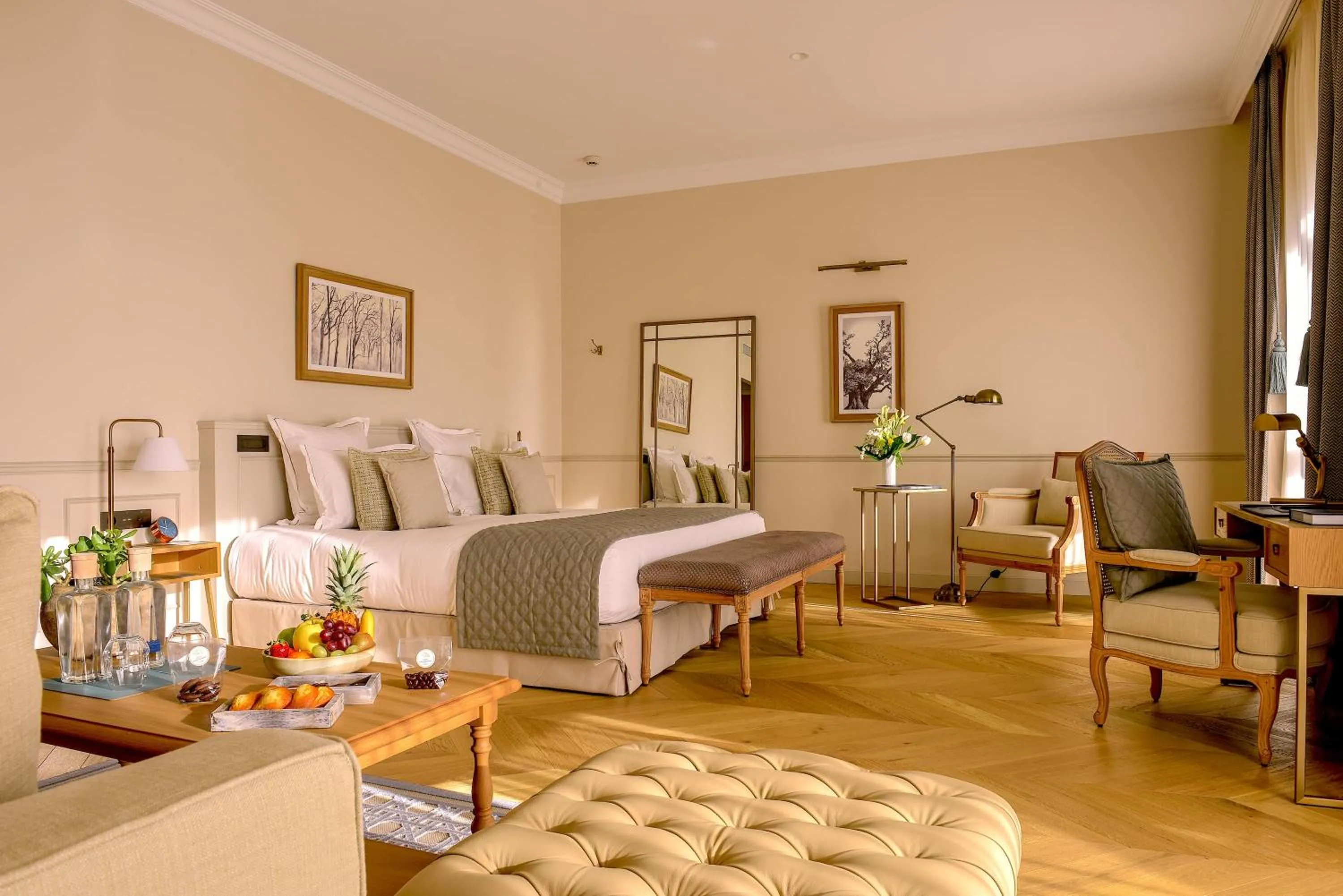 Photo of the whole room, Bed in Hôtel Chais Monnet & Spa