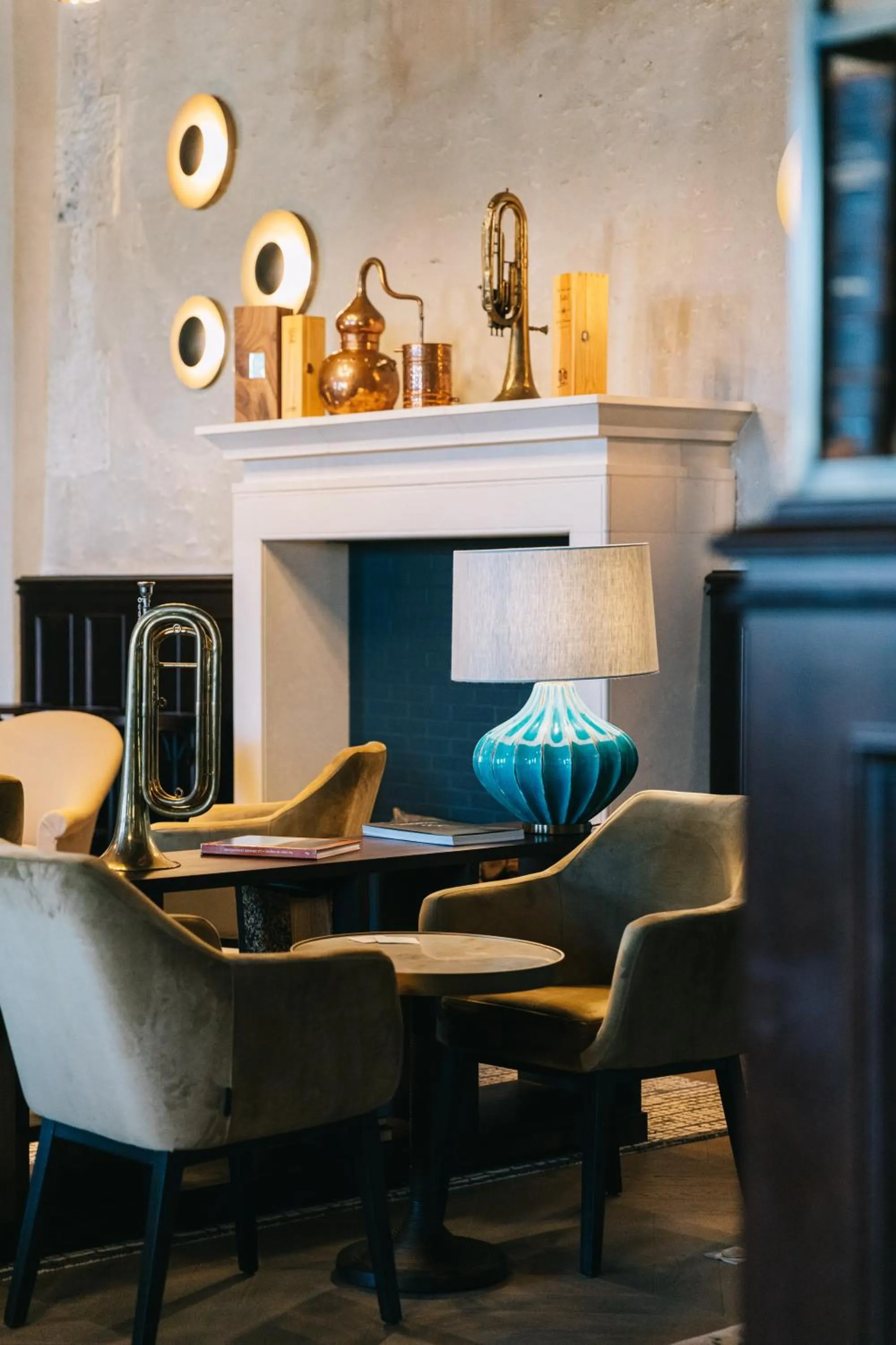 Lounge or bar in Hôtel Chais Monnet & Spa