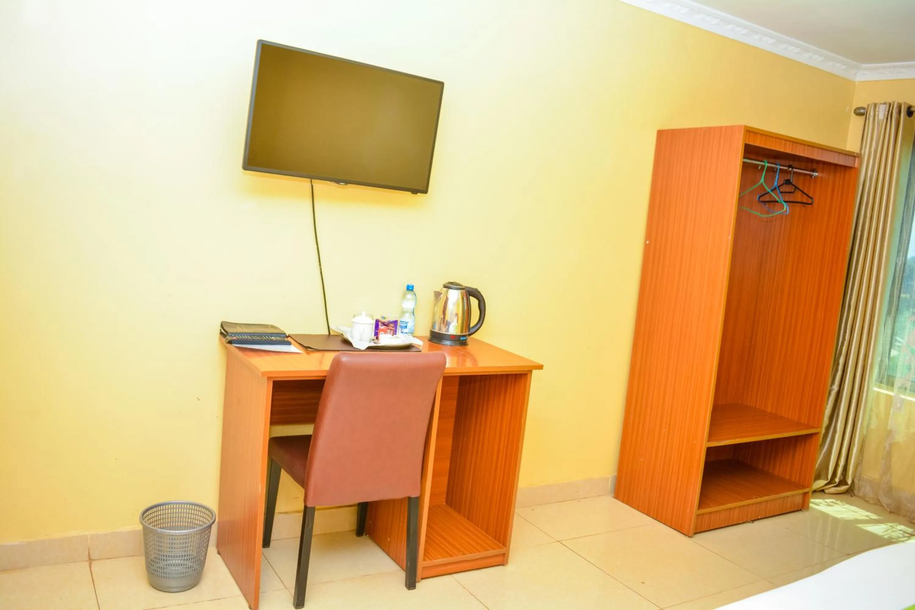 hair dresser in Omega Gardens Hotel