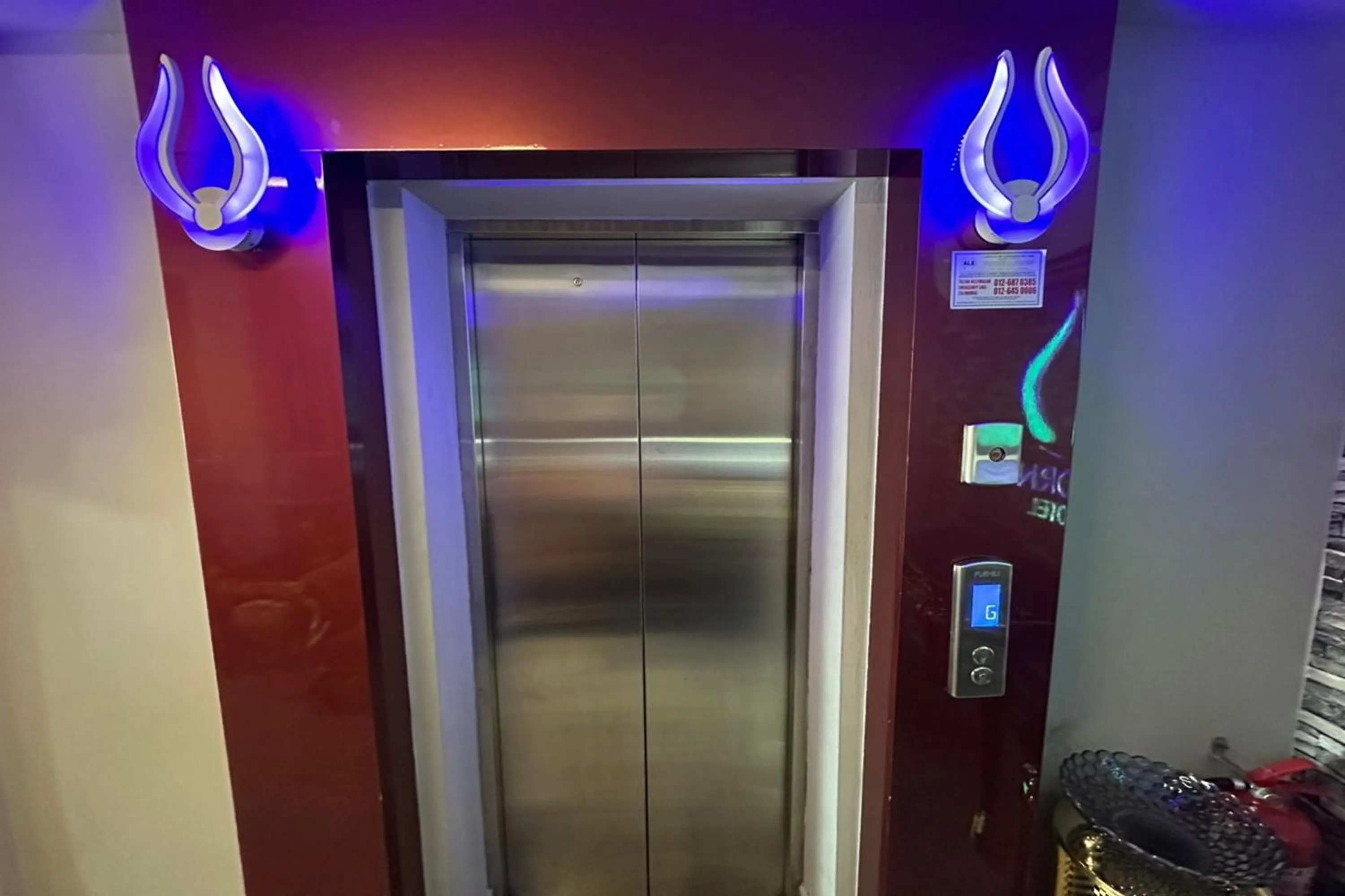 elevator in Poorna Hotel