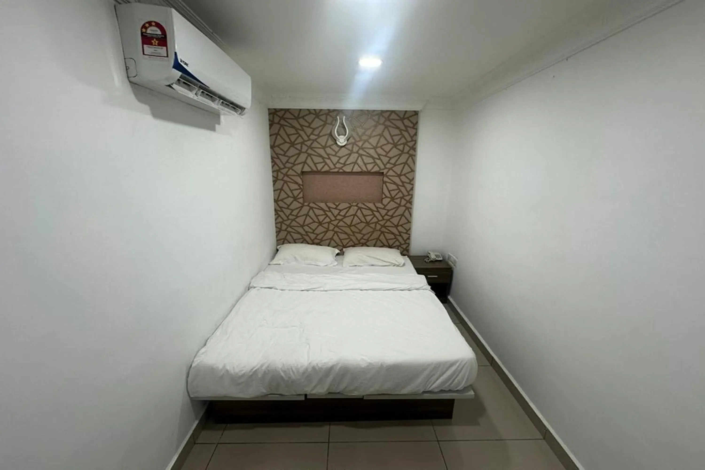 Superior Queen Room in Poorna Hotel Superior Queen Room in Poorna Hotel