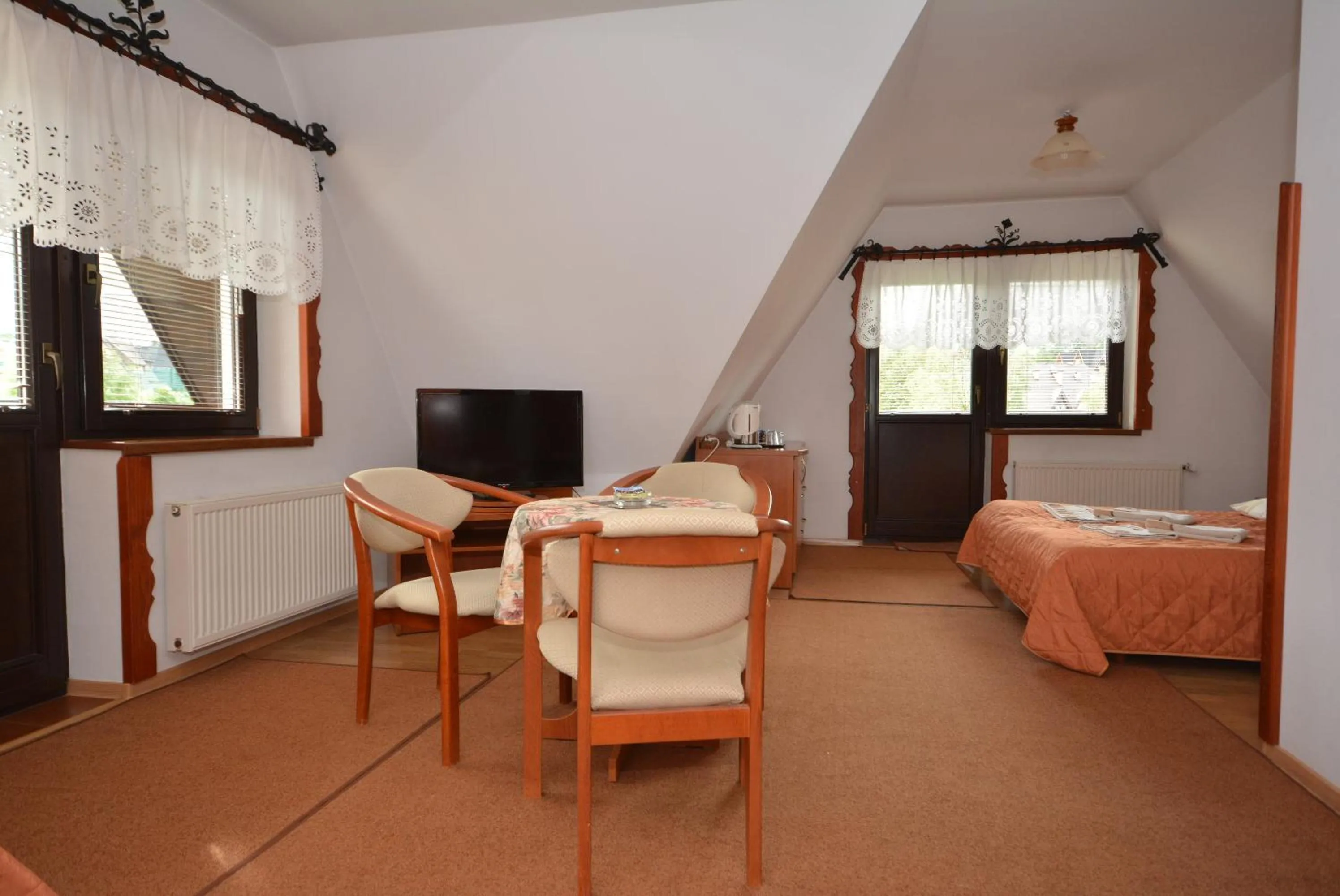 Photo of the whole room, Bed in Willa Kubik