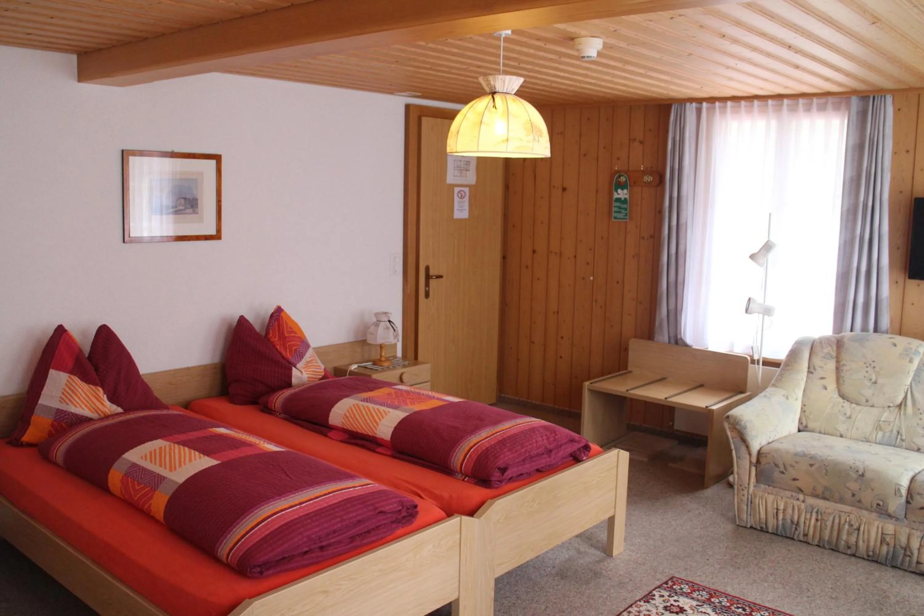 Bed in Hotel Blümlisalp