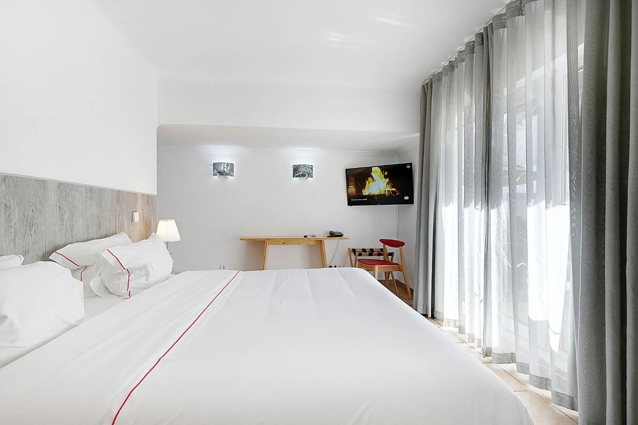 Bed in Hotel Carvoeiro Plaza