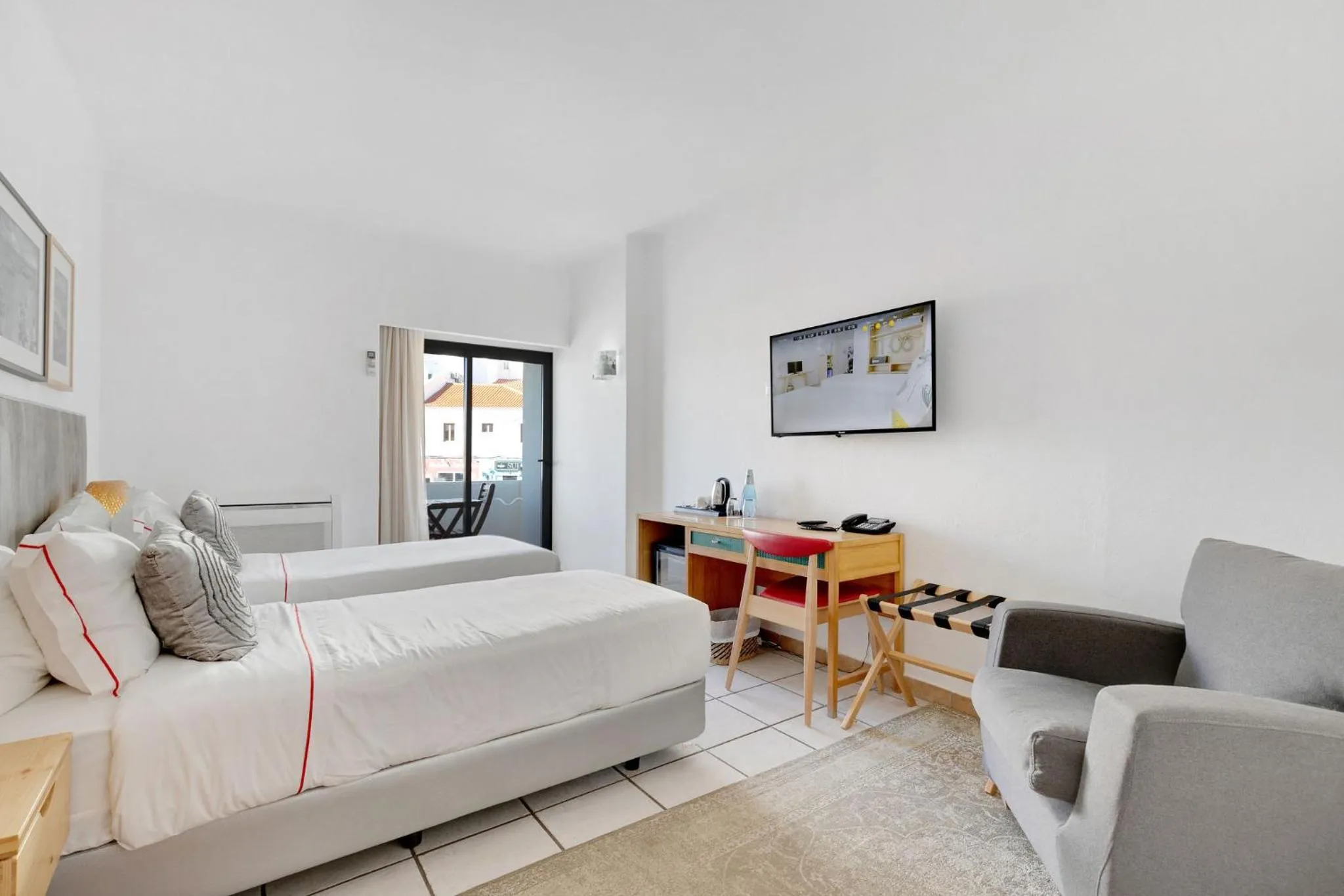 Bed in Hotel Carvoeiro Plaza