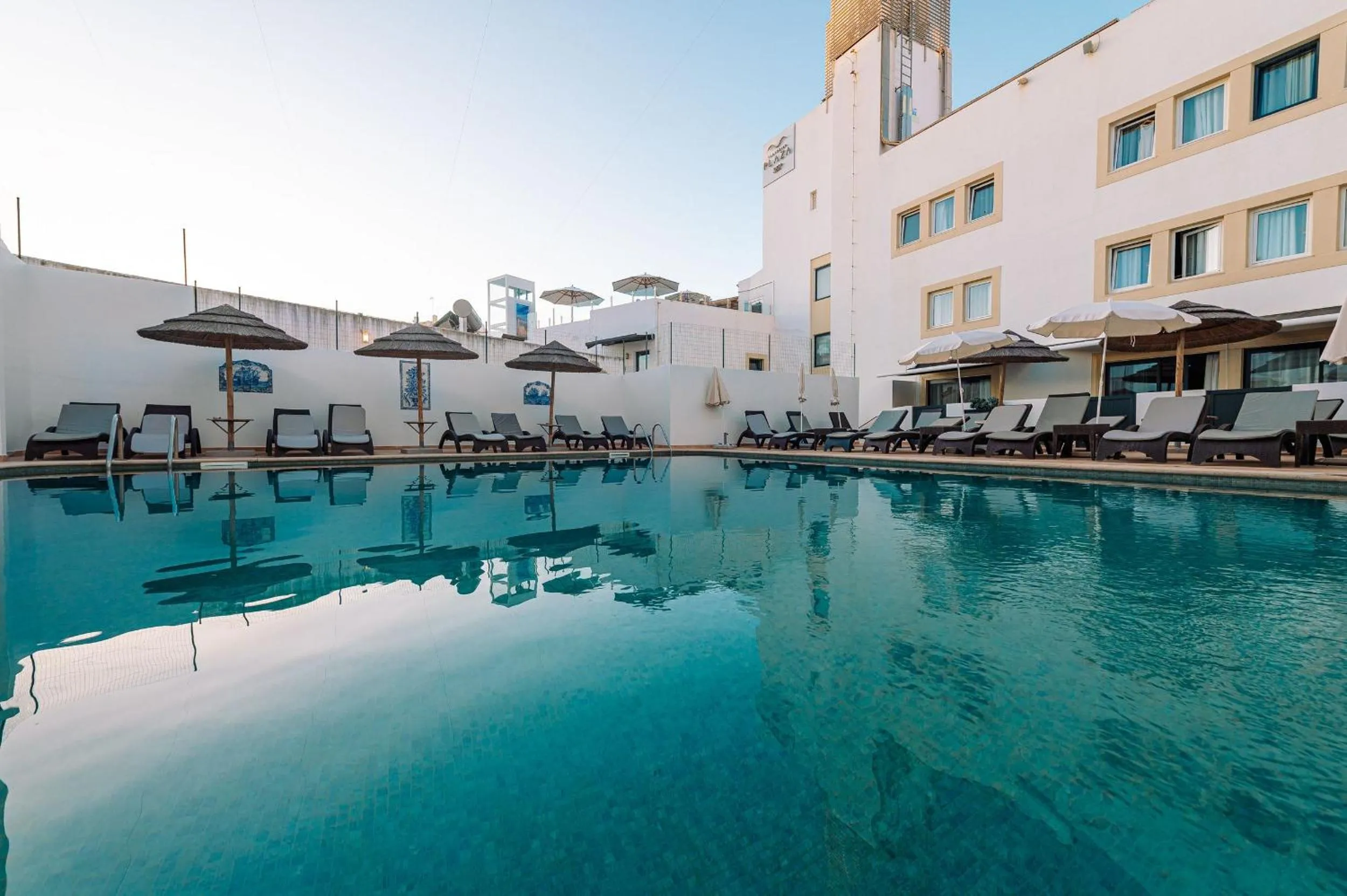 Pool view in Hotel Carvoeiro Plaza
