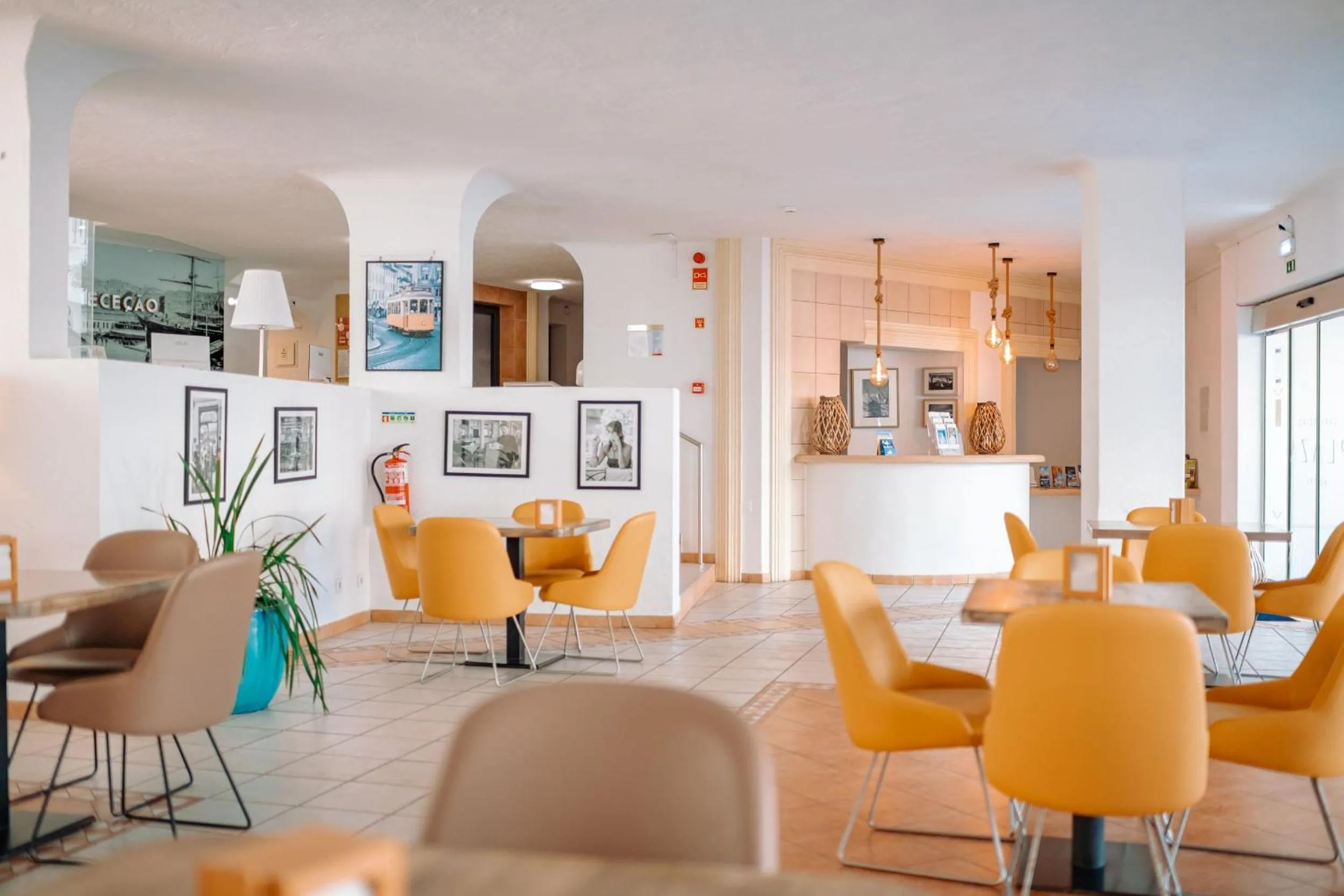 Lobby or reception in Hotel Carvoeiro Plaza