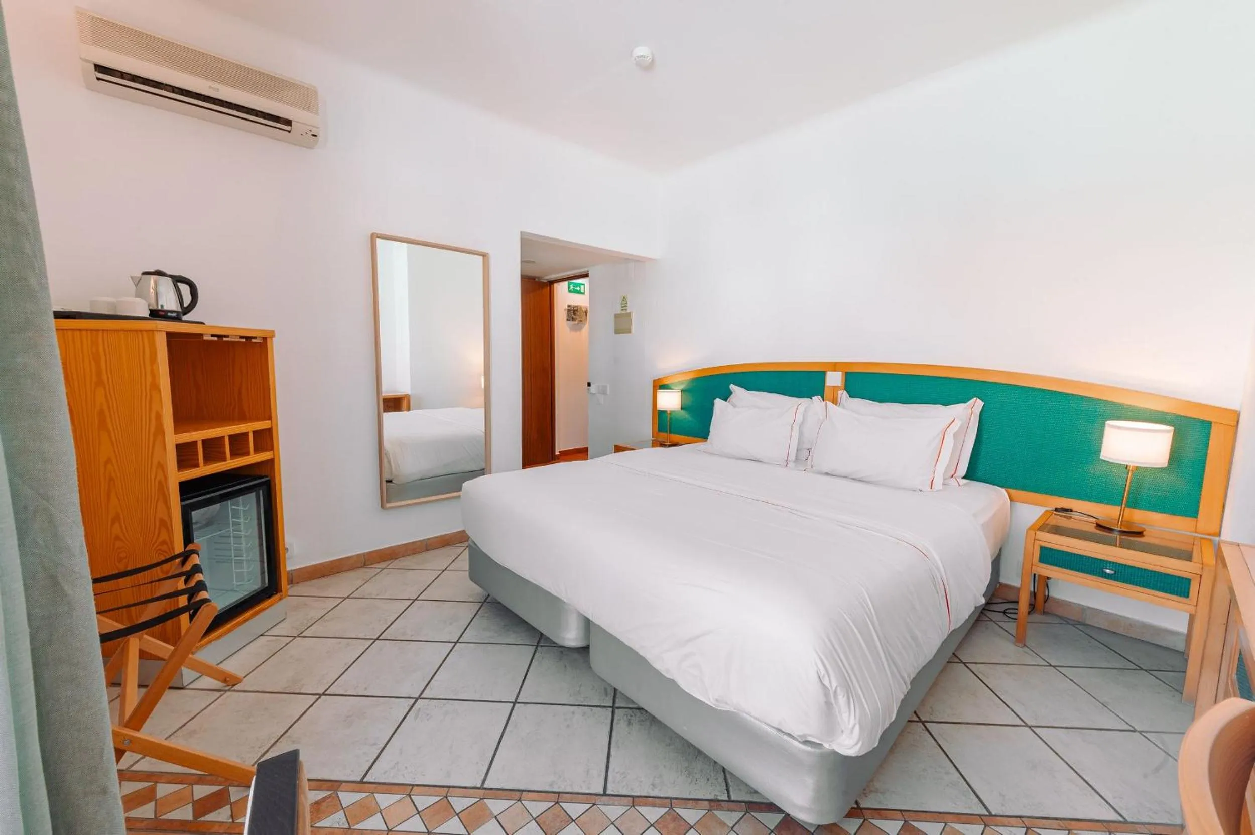 Bed in Hotel Carvoeiro Plaza