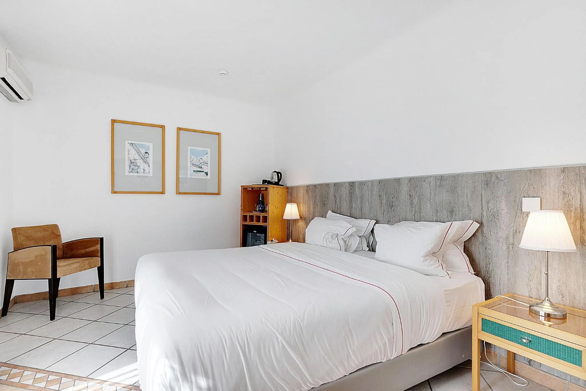 Bed in Hotel Carvoeiro Plaza