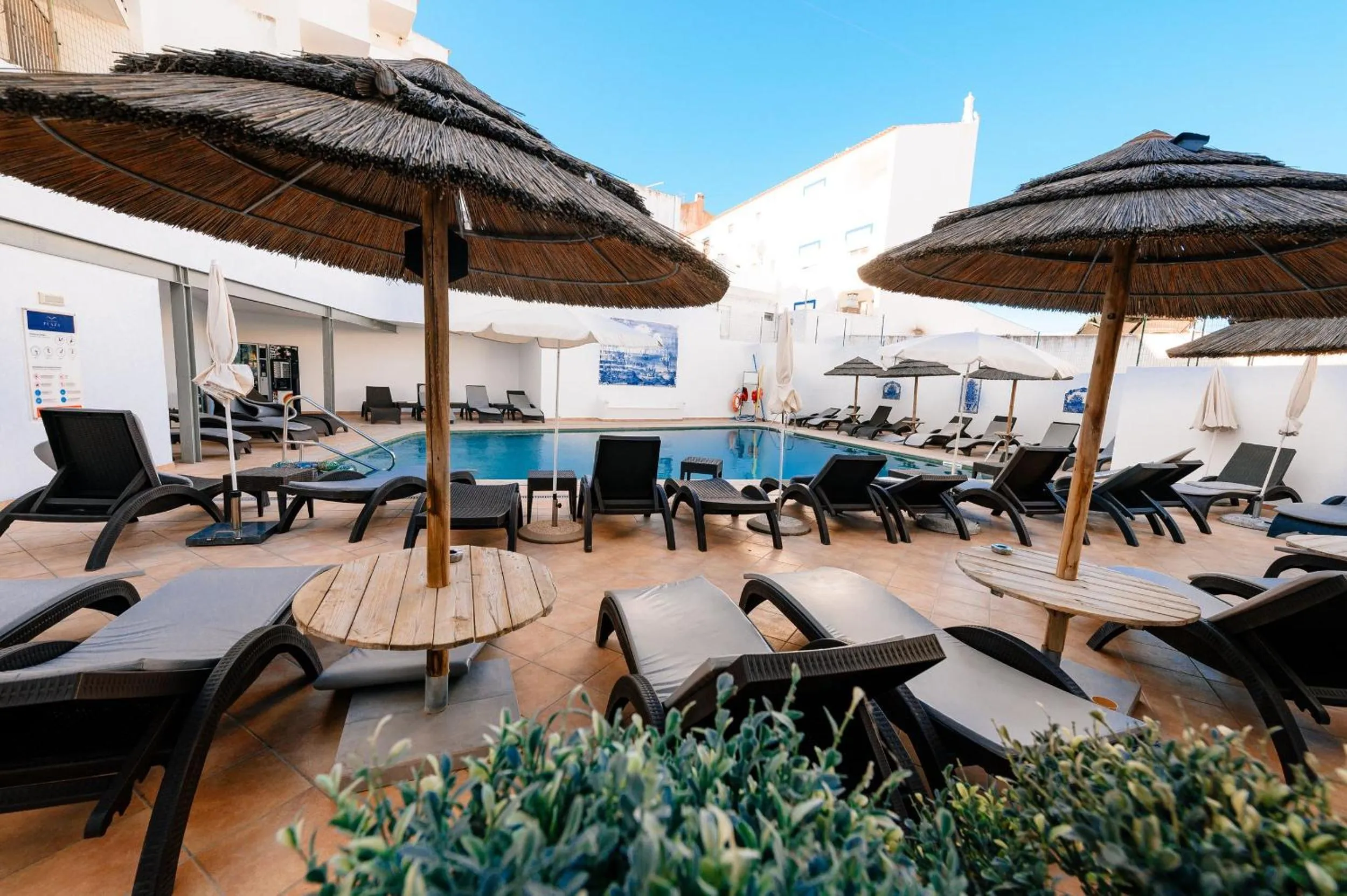 Swimming pool in Hotel Carvoeiro Plaza