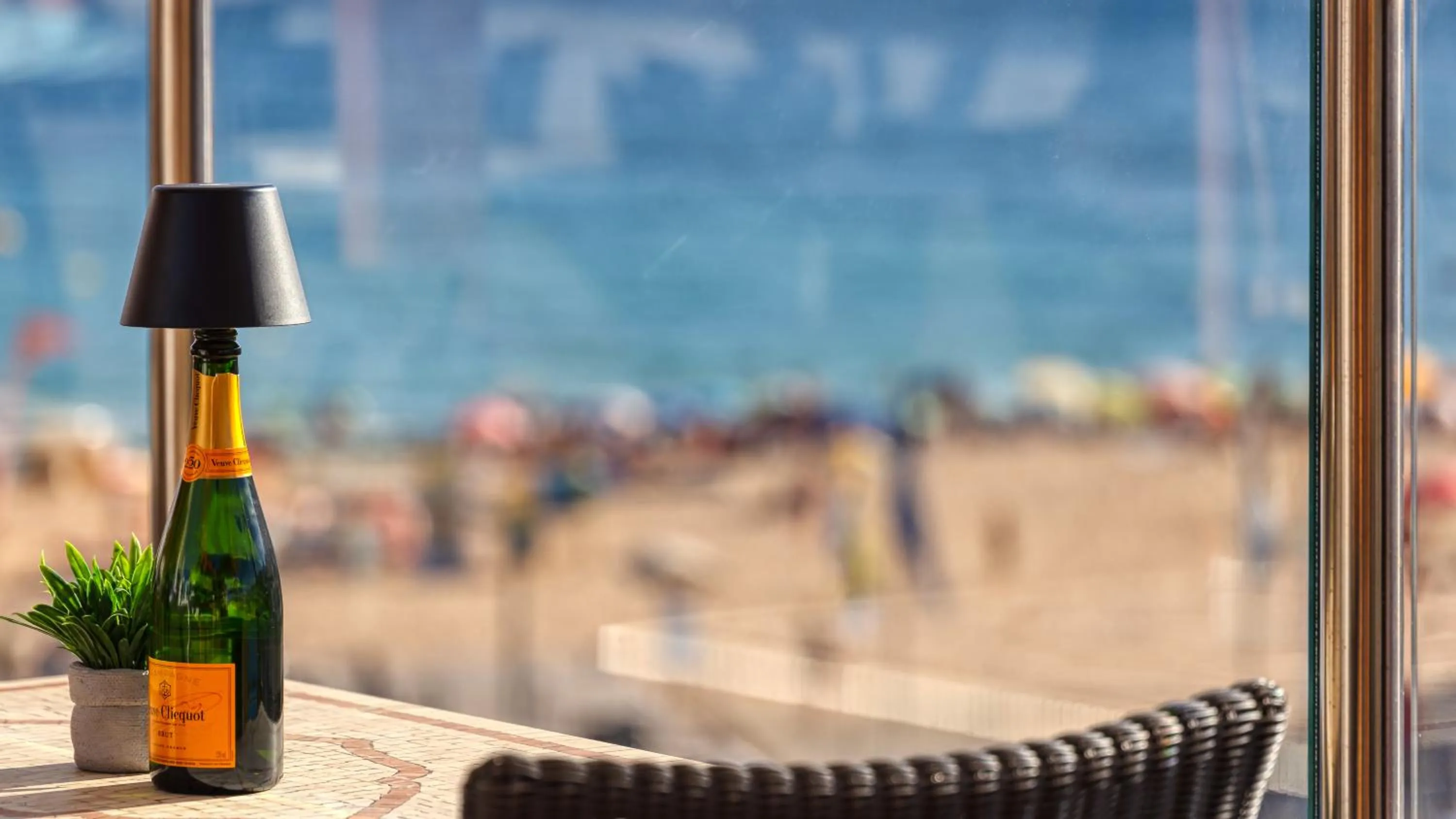 Lounge or bar in Hotel Carvoeiro Plaza