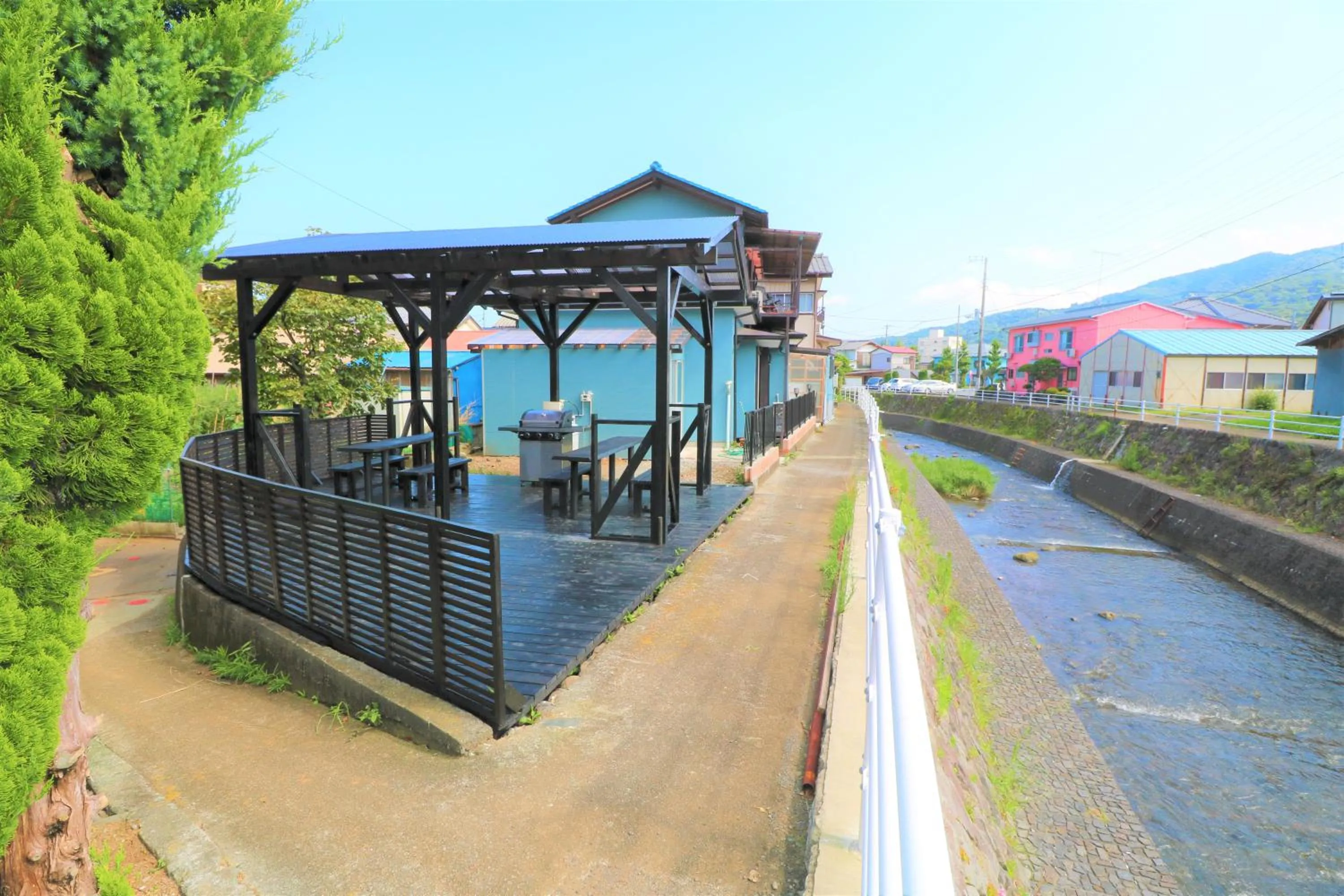 BBQ facilities in Smart House Riverside