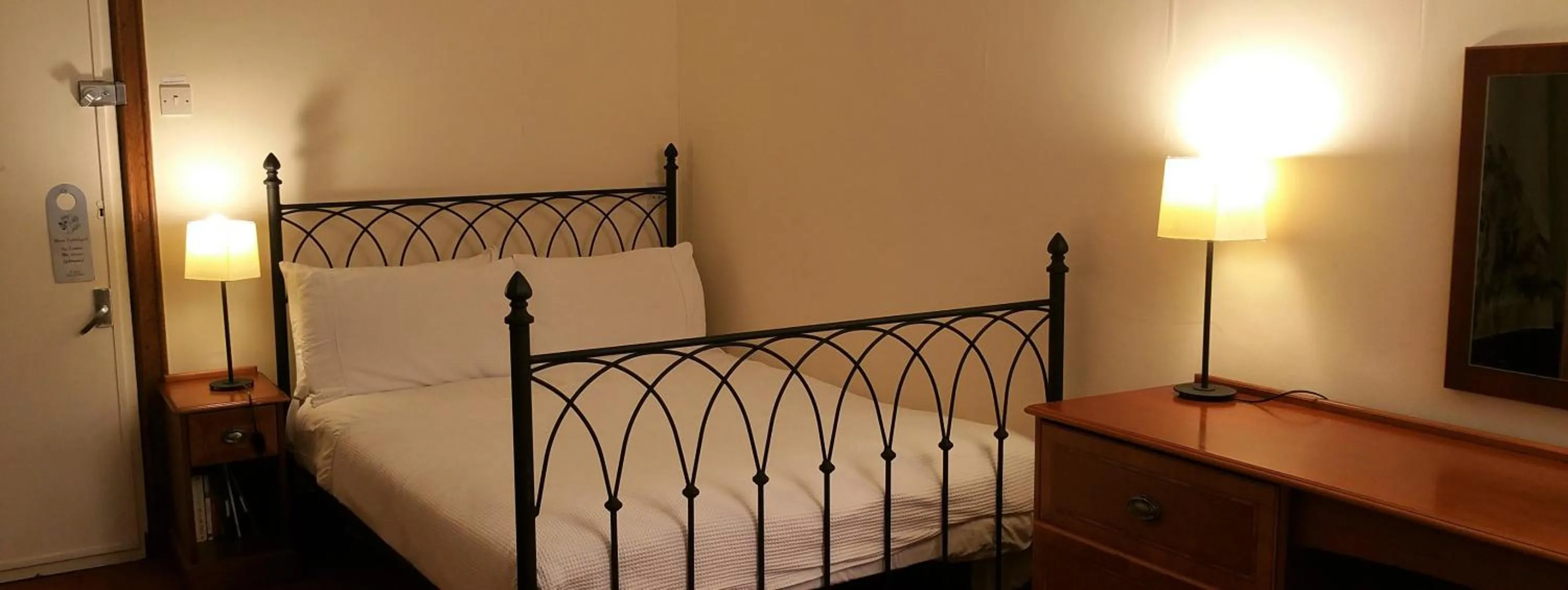 Bedroom, Bed in The Four Seasons Hotel