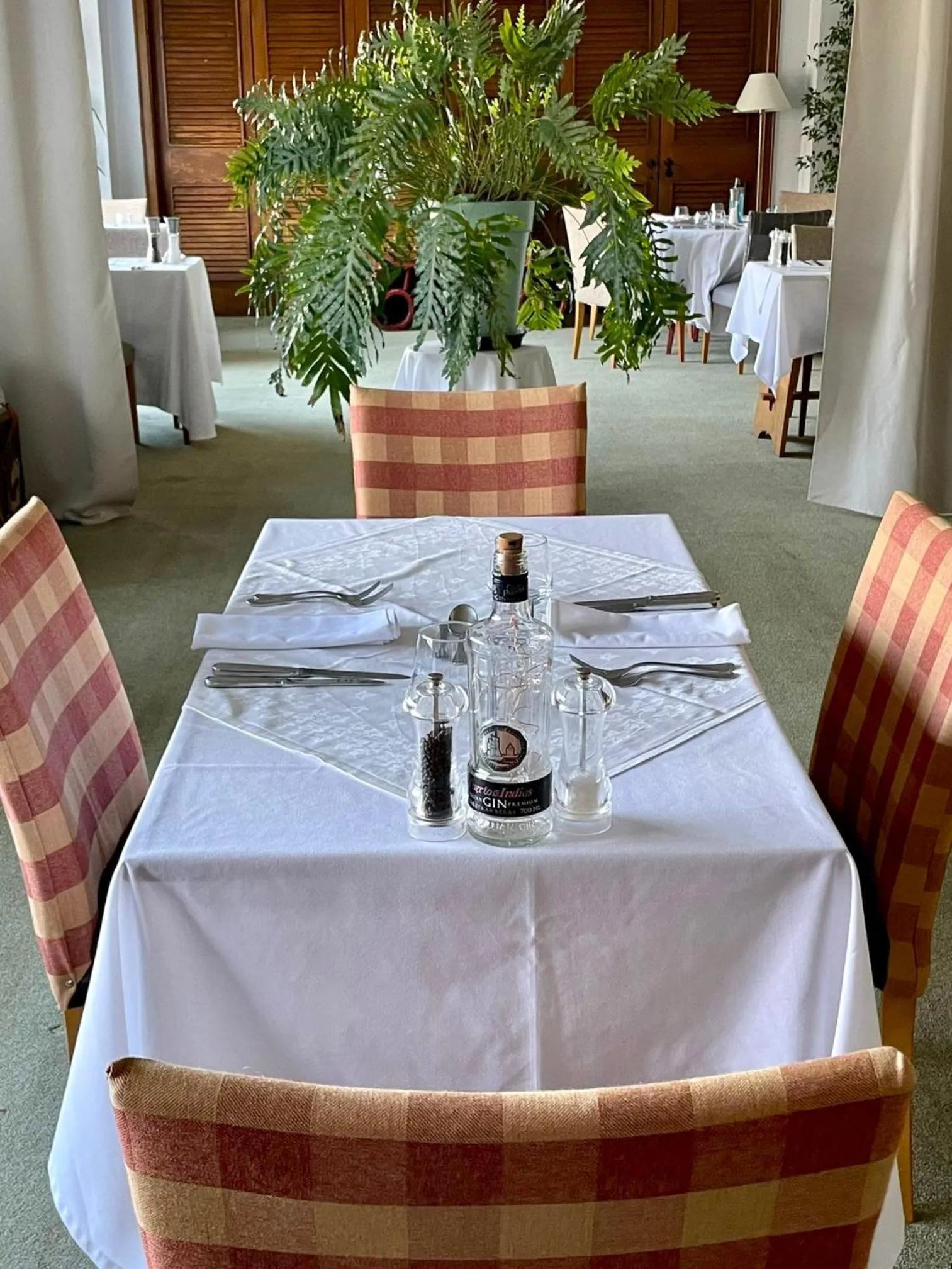 Restaurant/places to eat in The Four Seasons Hotel