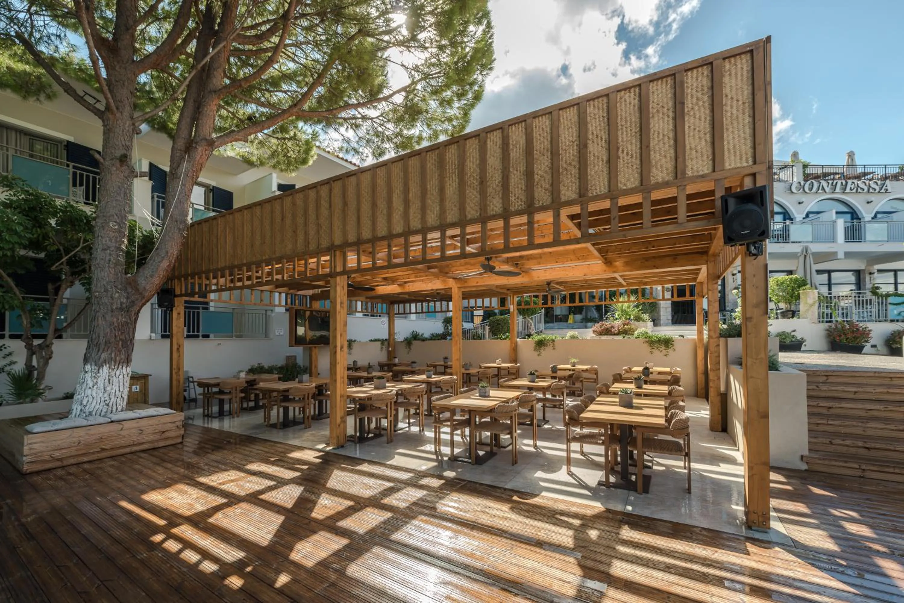 Contessa Hotel
