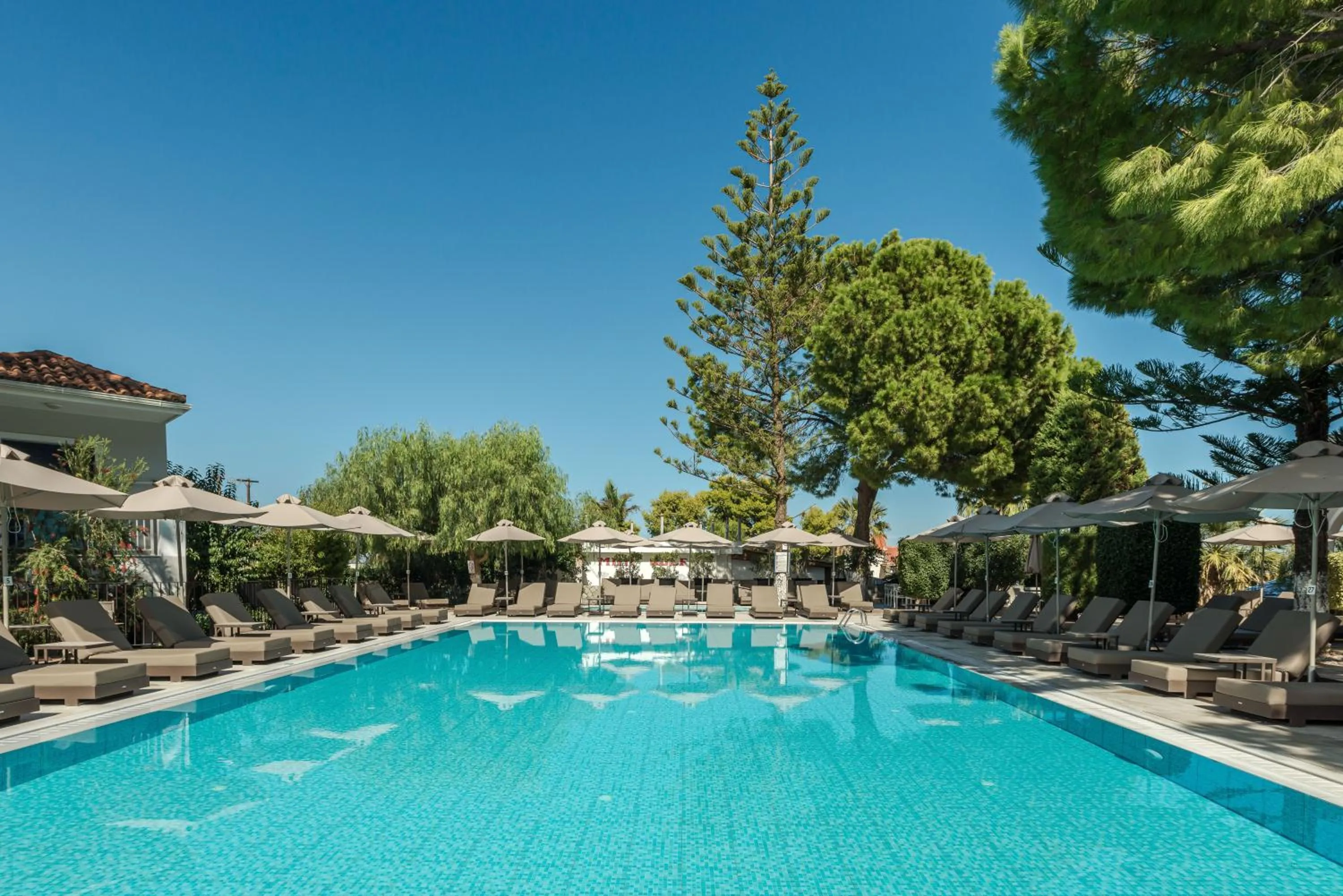 Swimming pool in Contessa Hotel