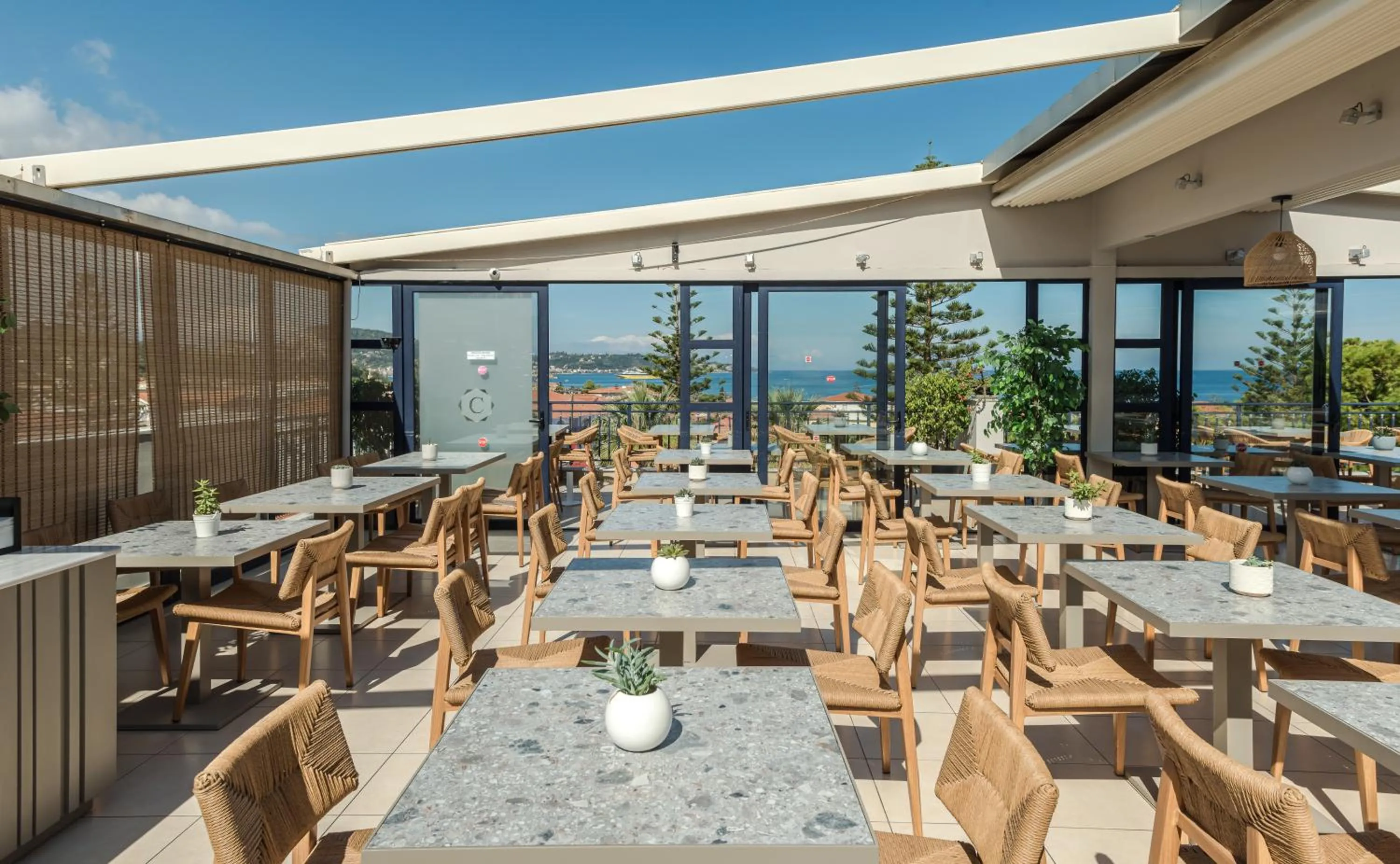 Breakfast in Contessa Hotel