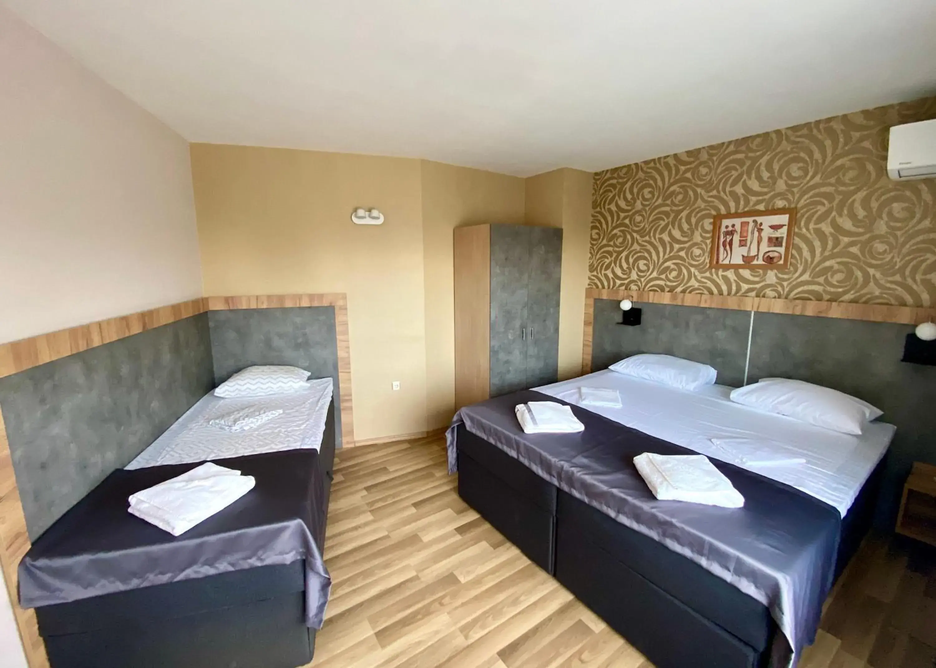 Triple Room in Hotel Toro Negro Triple Room in Hotel Toro Negro