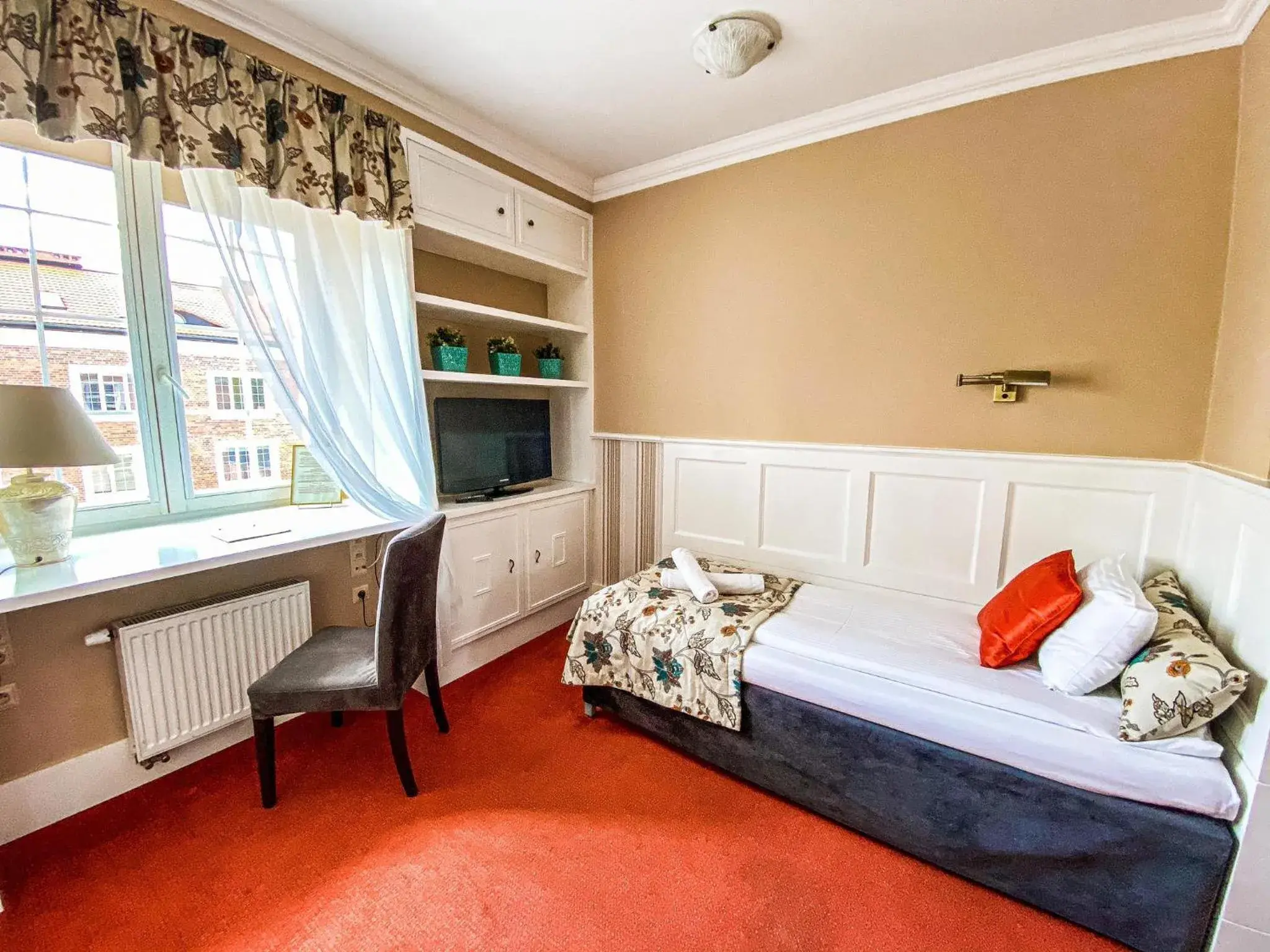 Single Room - single occupancy in American House Hennela Single Room - single occupancy in American House Hennela