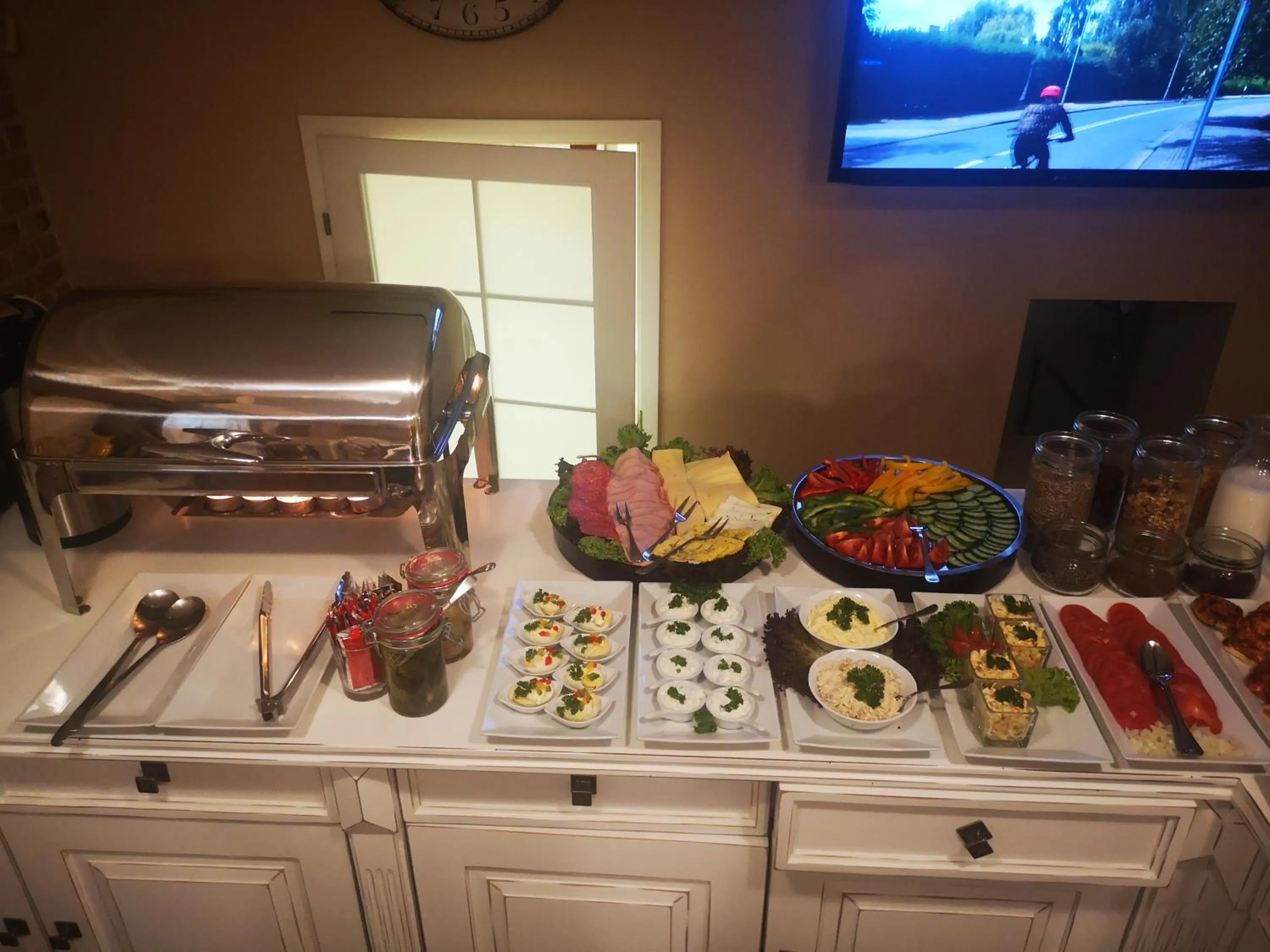 Buffet breakfast in American House Hennela