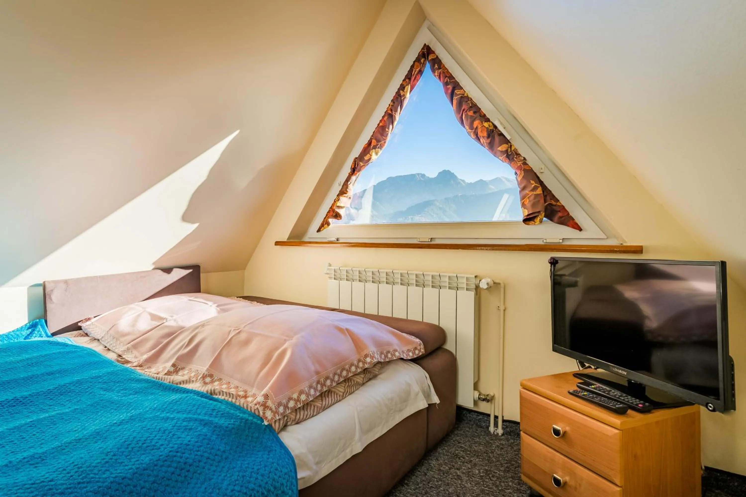 Other, Bed in Górski Pałacyk Kompleks obiektów