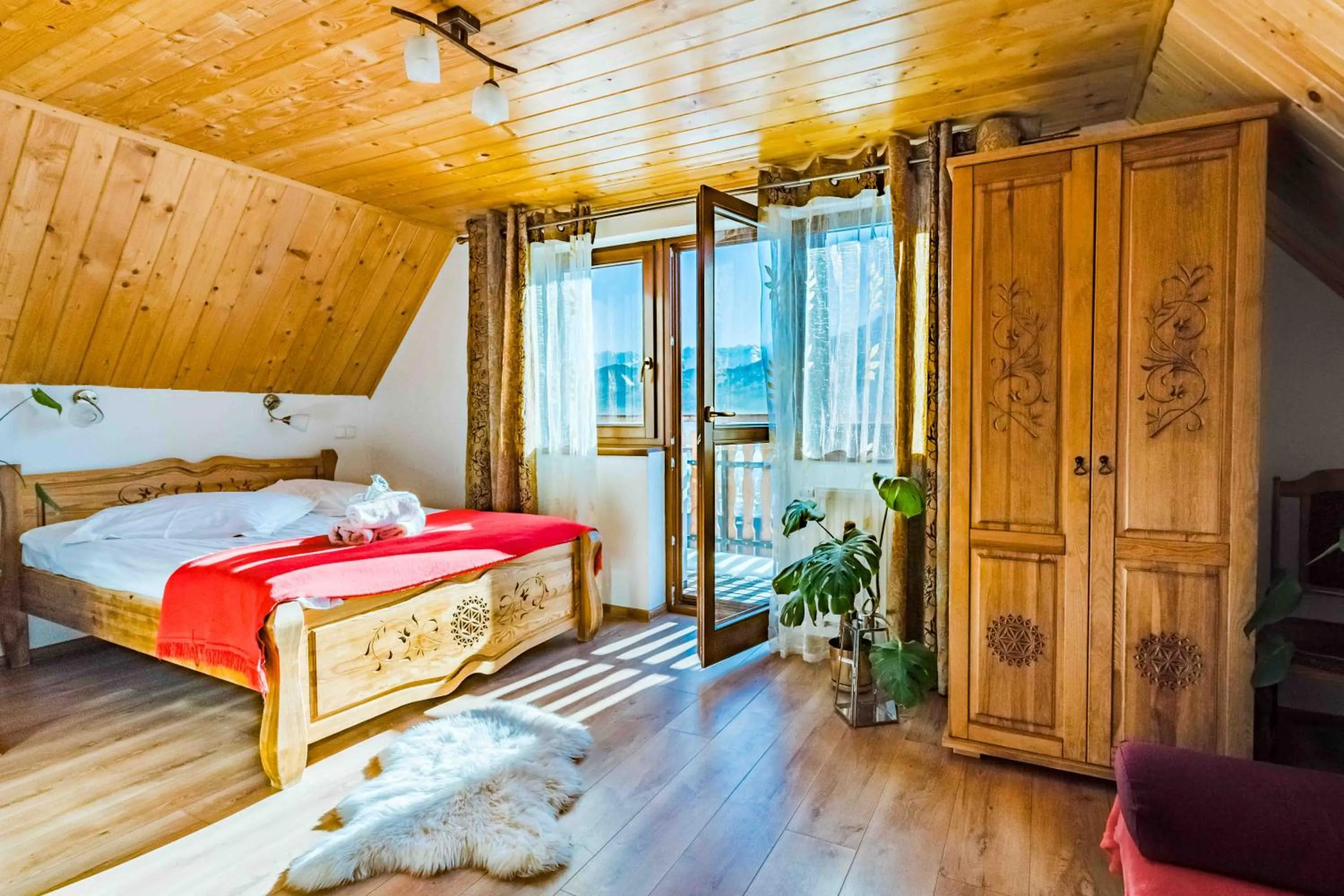 Photo of the whole room, Bed in Górski Pałacyk Kompleks obiektów