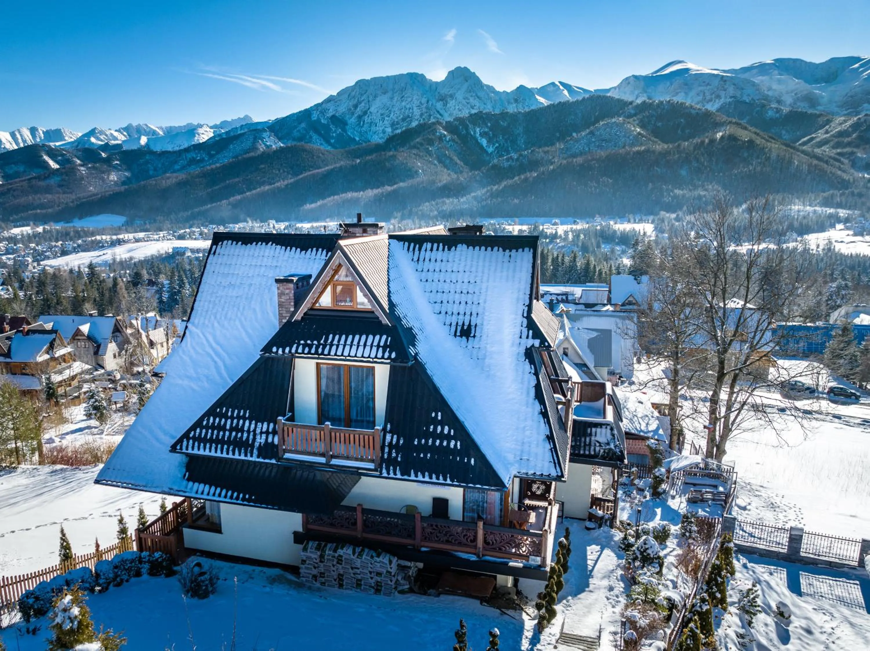 Winter in Górski Pałacyk Kompleks obiektów