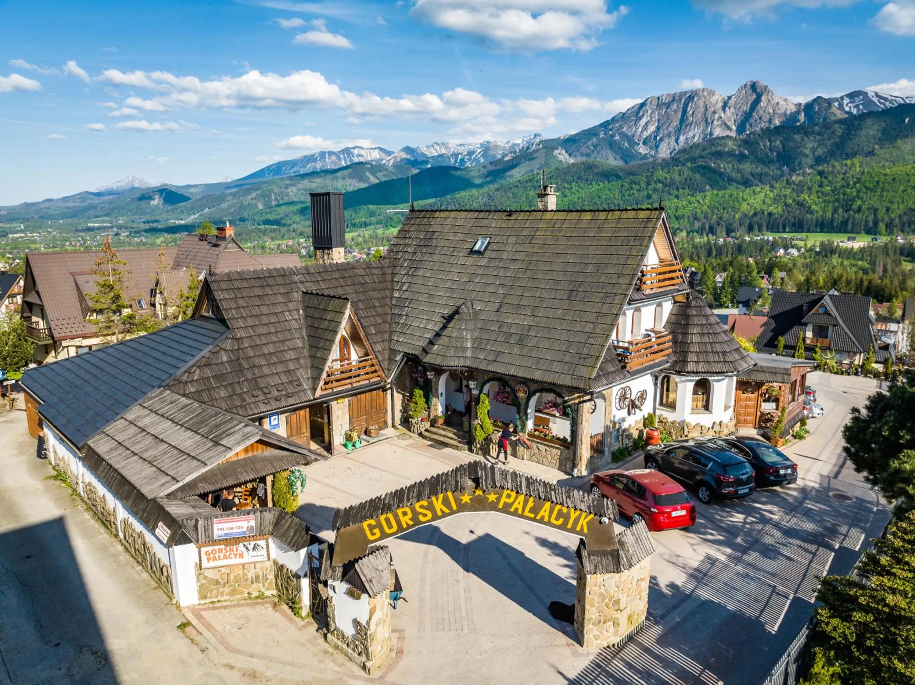 Bird's eye view in Górski Pałacyk Kompleks obiektów