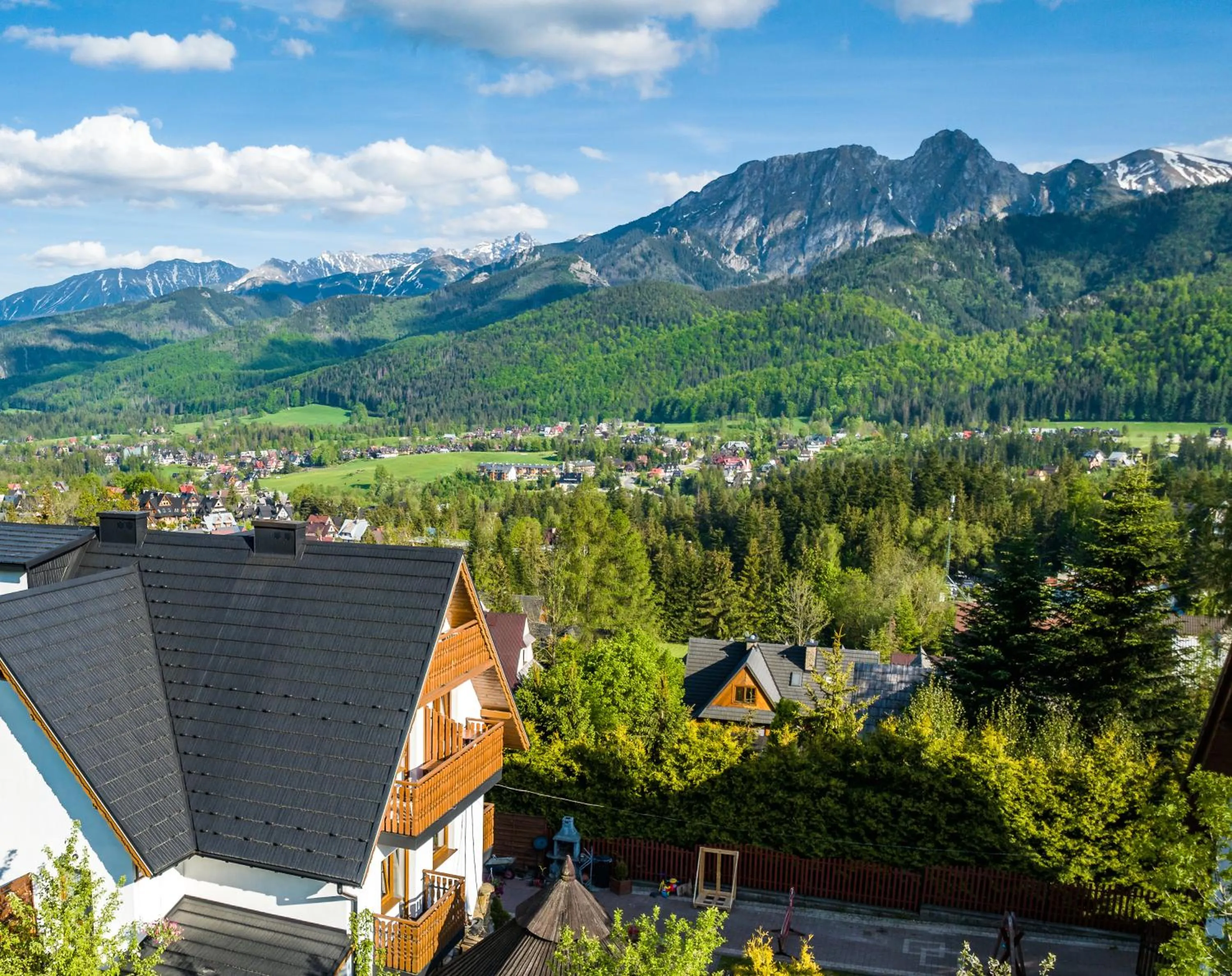 Property building in Górski Pałacyk Kompleks obiektów