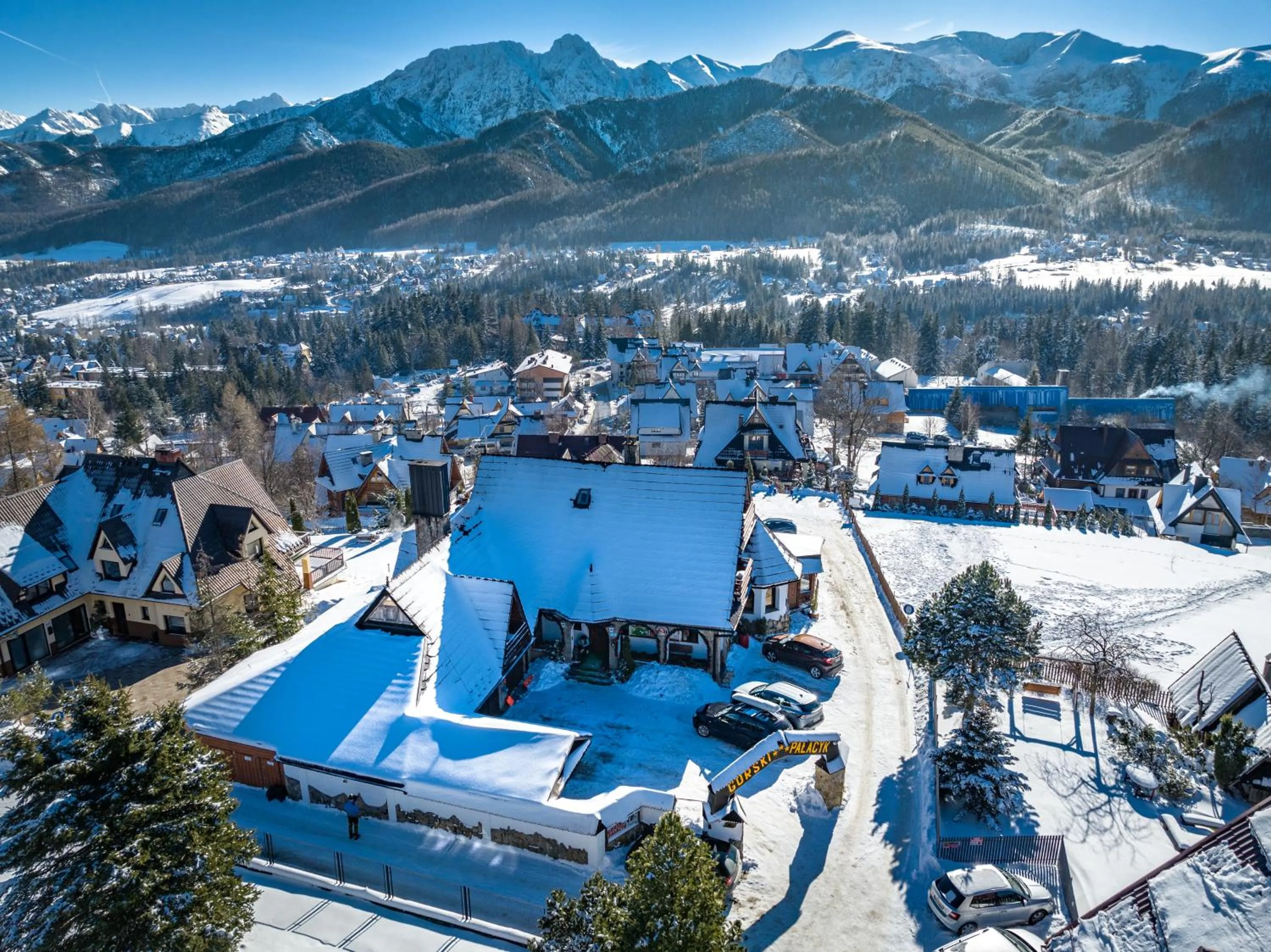 Property building in Górski Pałacyk Kompleks obiektów