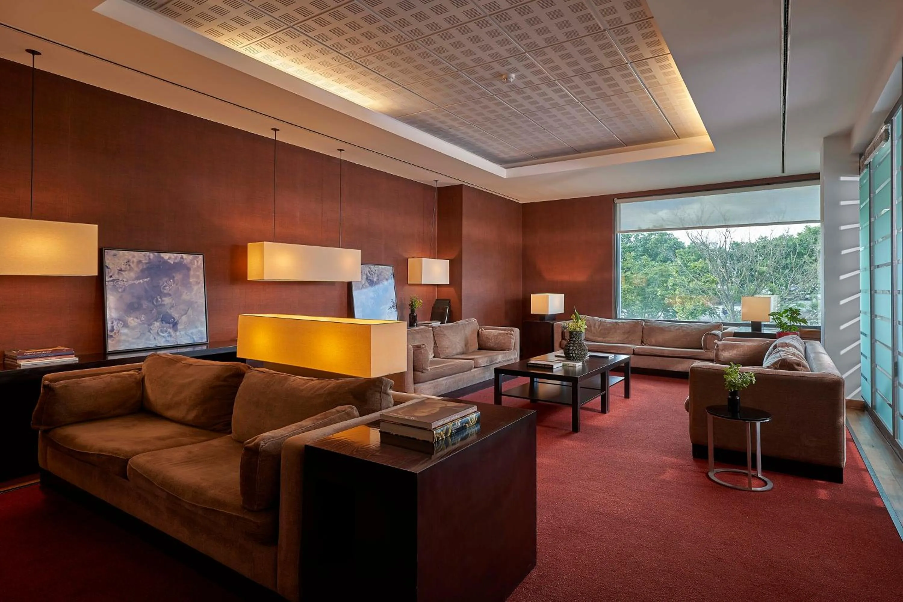 Communal lounge/ TV room in Hotel Acores Lisboa