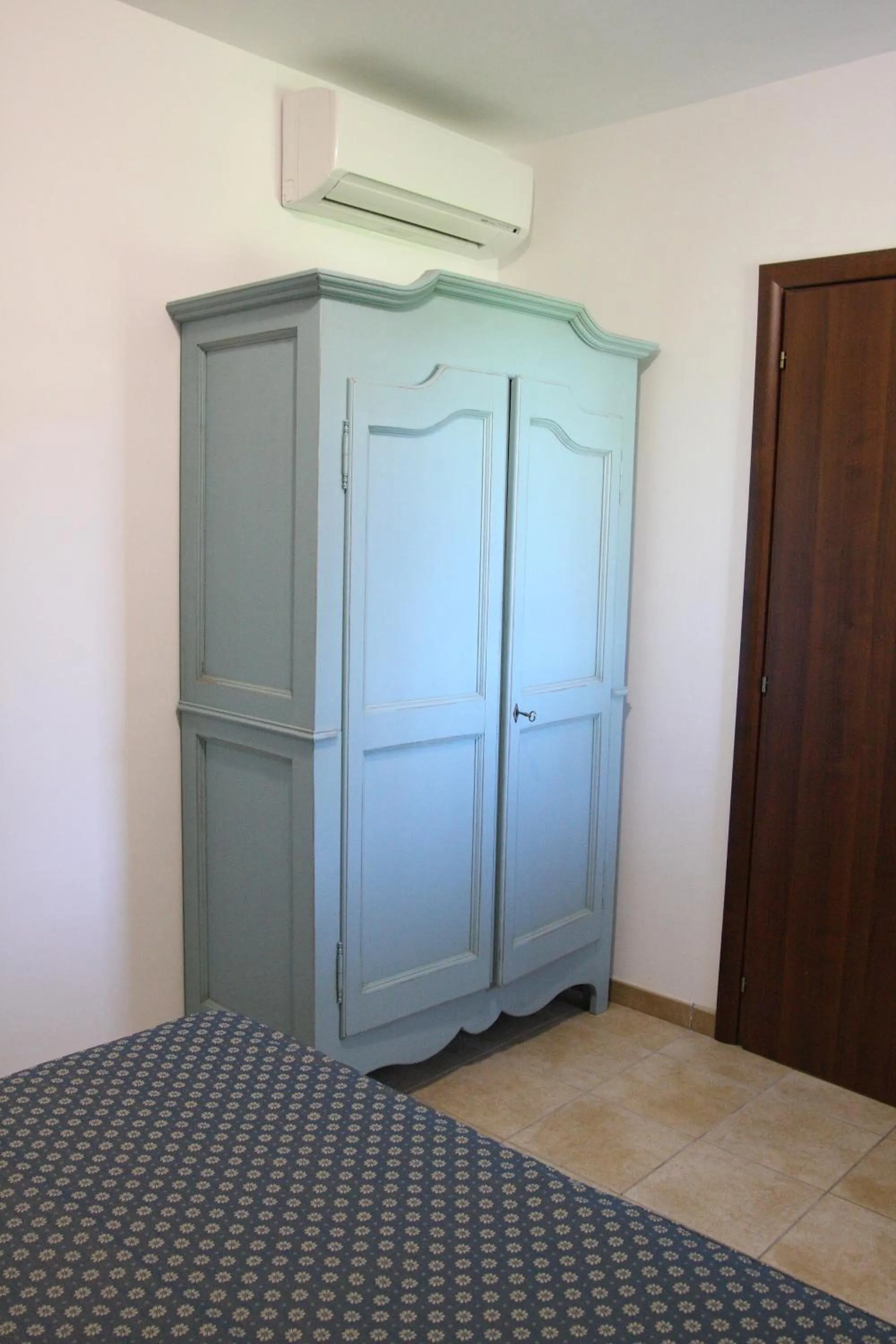 wardrobe in Lido Impero