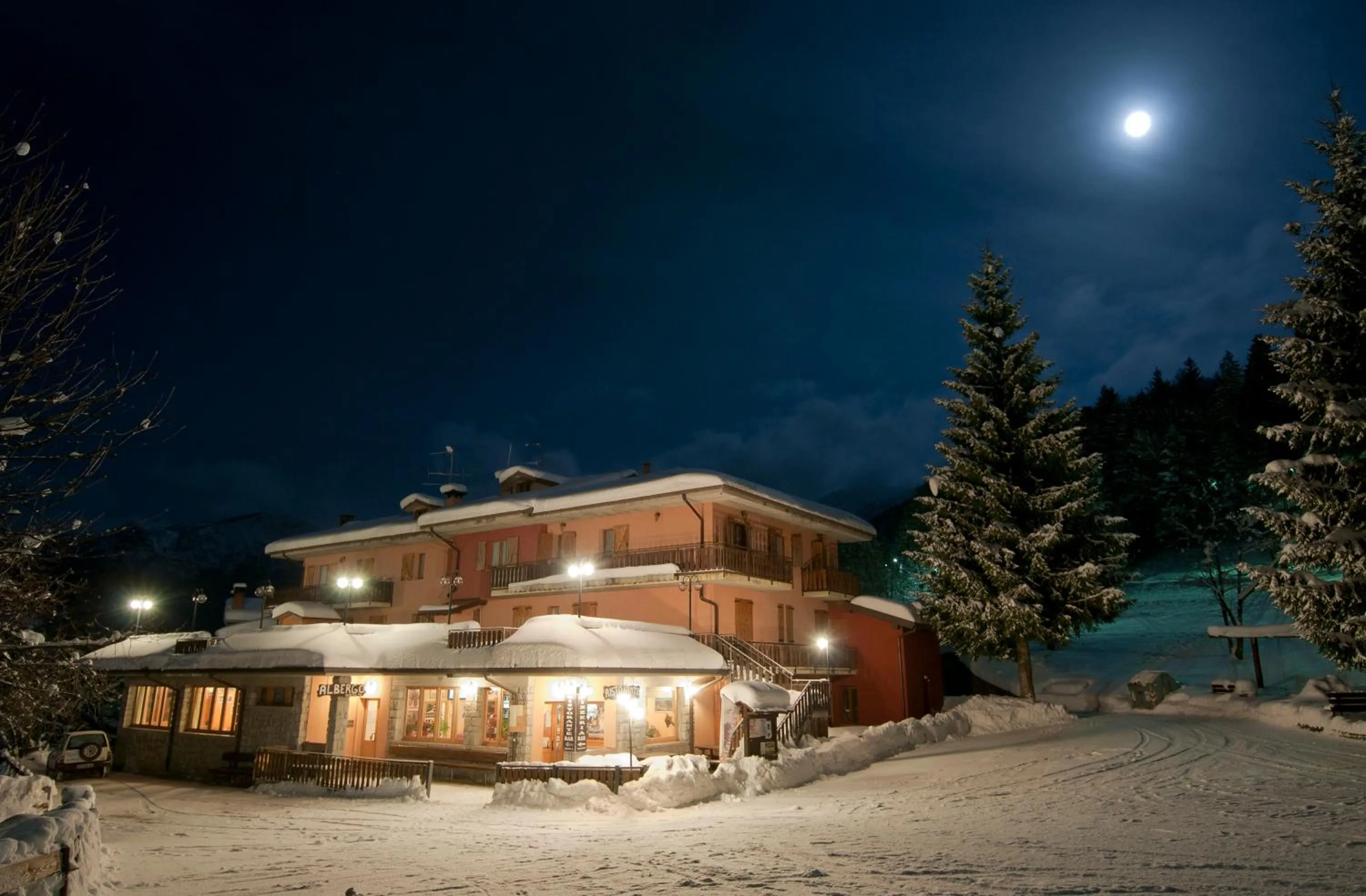 Facade/entrance in Albergo Legazzuolo Montecampione