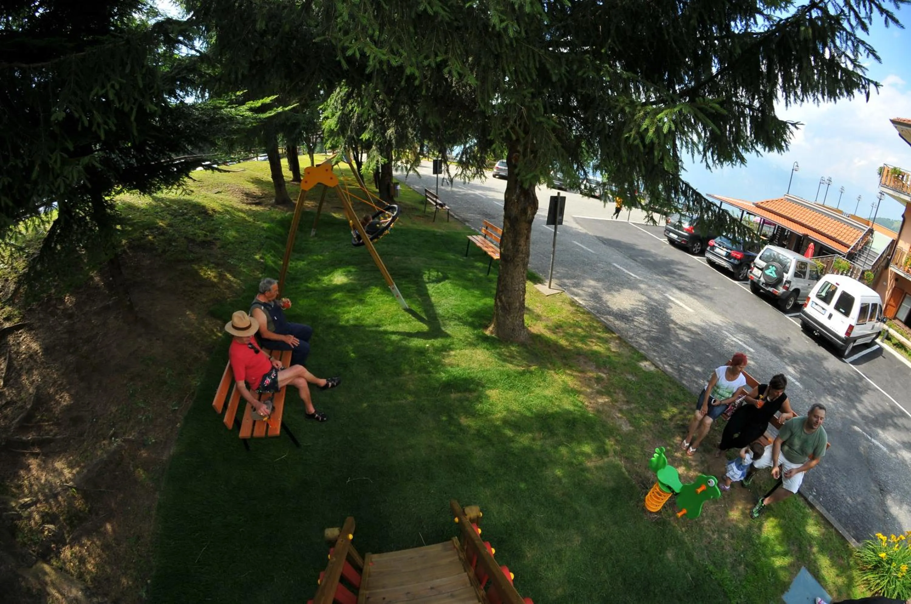 Garden in Albergo Legazzuolo Montecampione